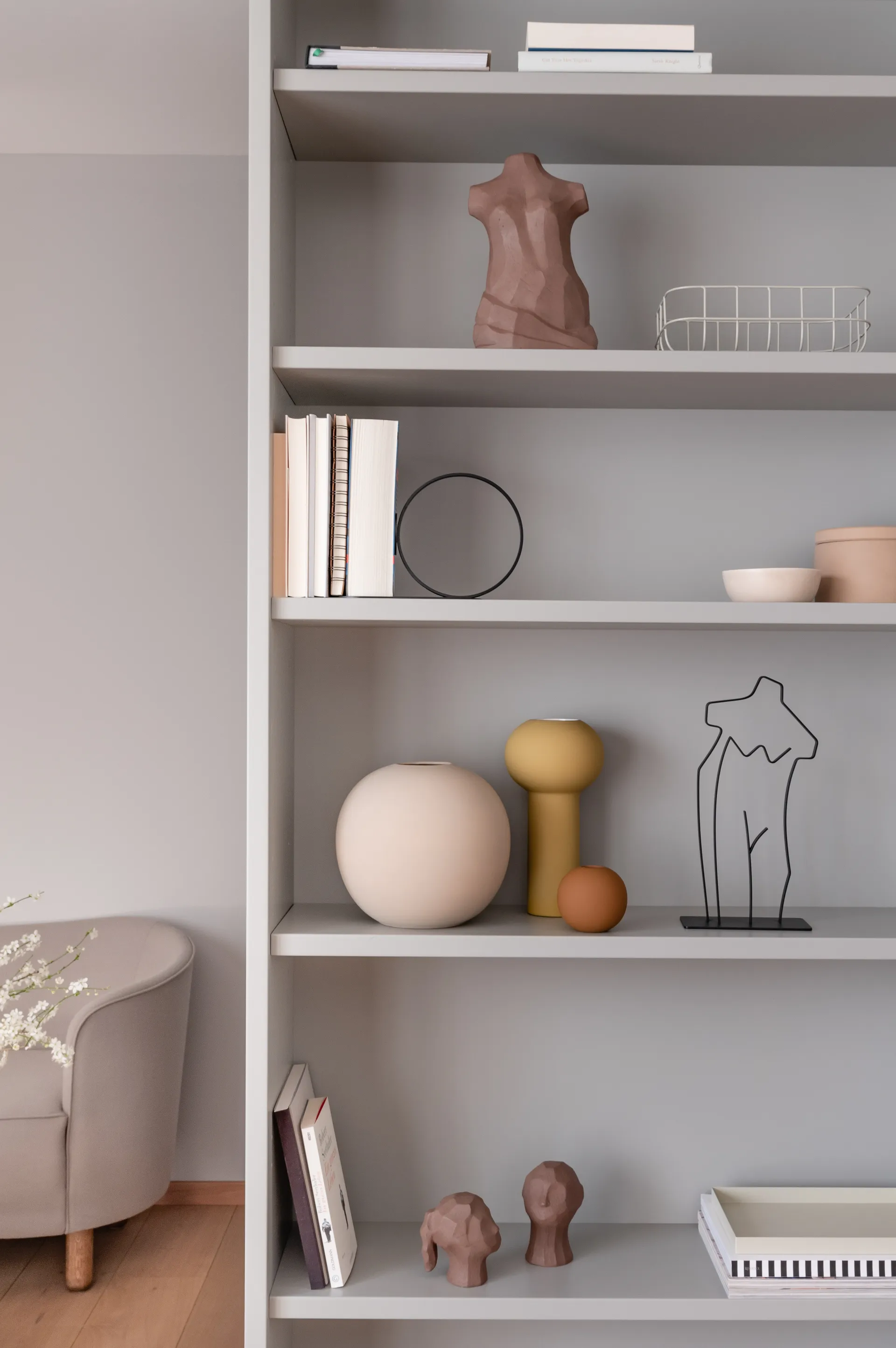 Ruth skulptur, Svart Cooee Design