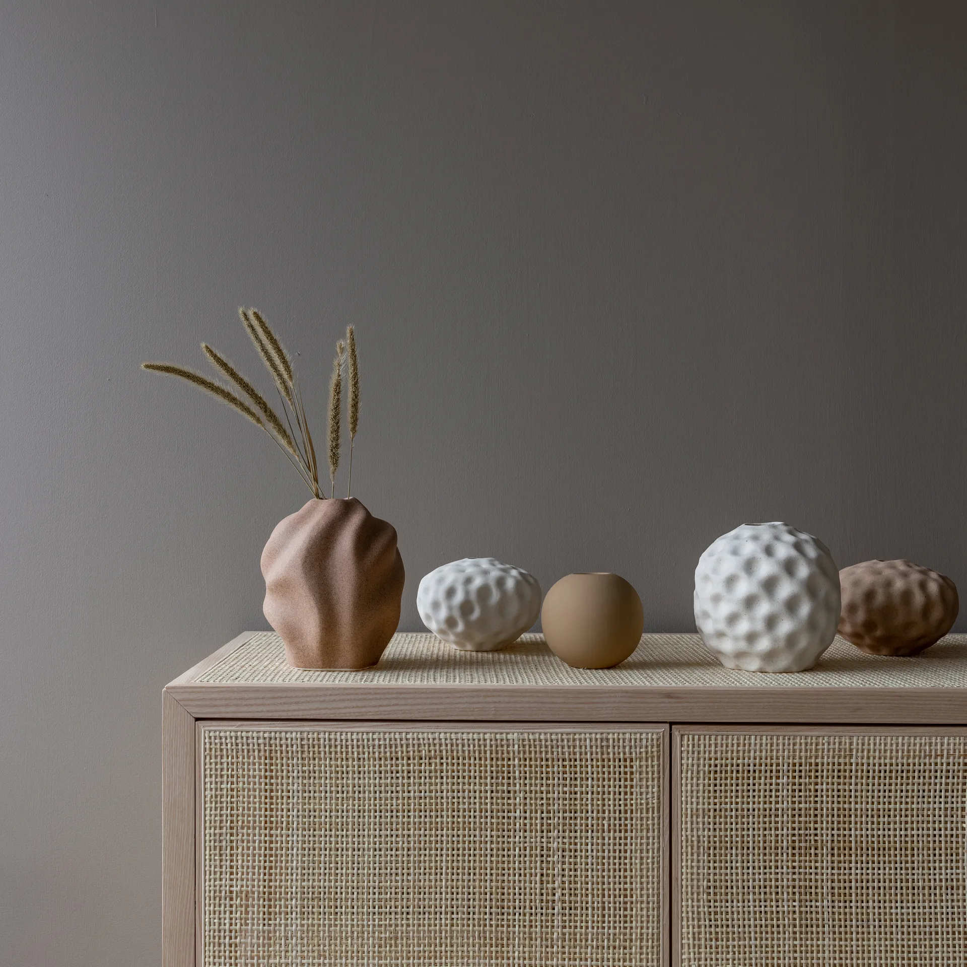 Seedpod vase 10 cm, Walnut Cooee Design