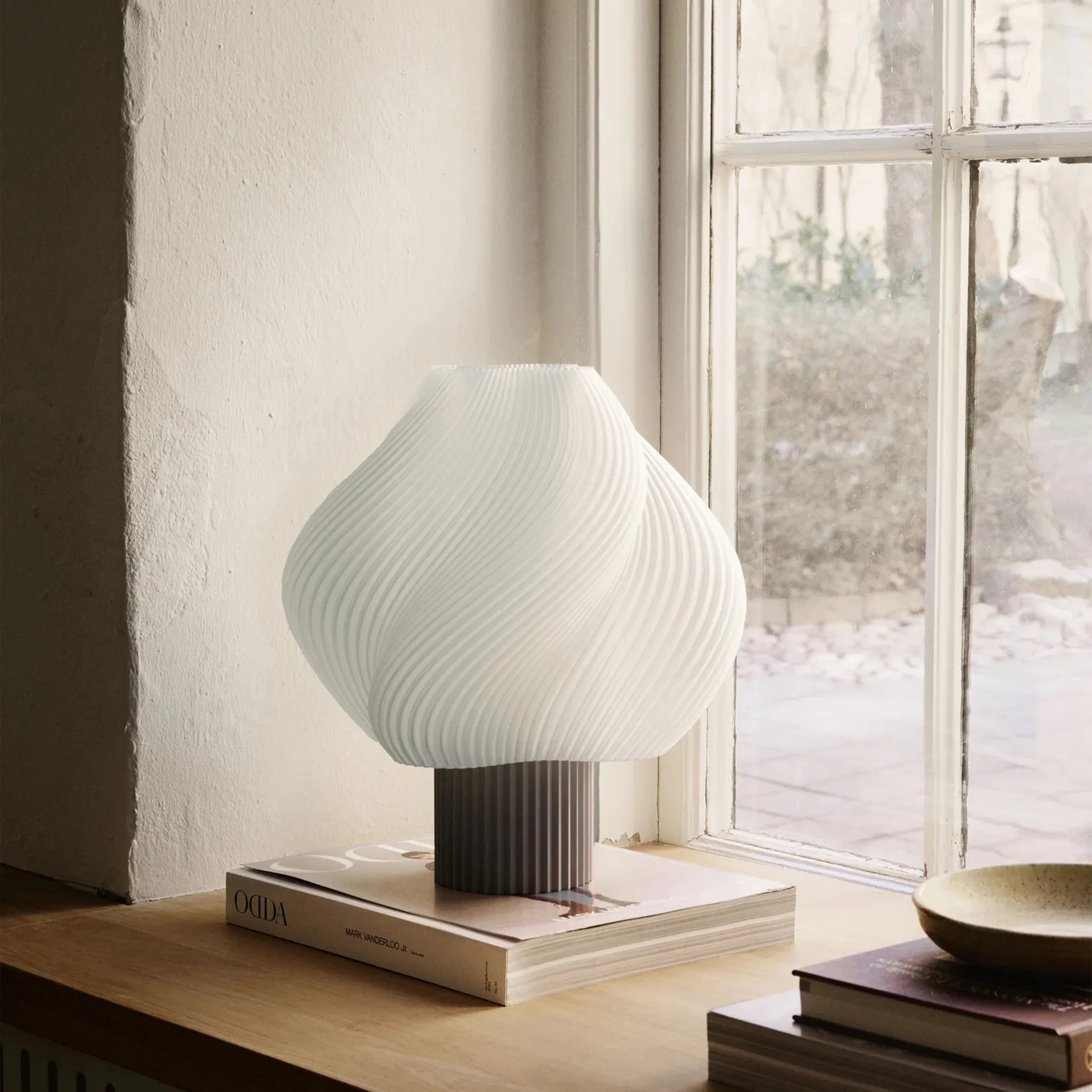 Soft Serve bordlampe, Mocha, Grande, 34 cm Crème Atelier