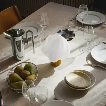 Soft Serve portabel bordlampe - Cloudberry, 23 cm - Crème Atelier