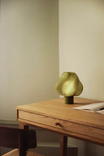 Soft Serve portabel bordlampe - Olive, 23 cm - Crème Atelier