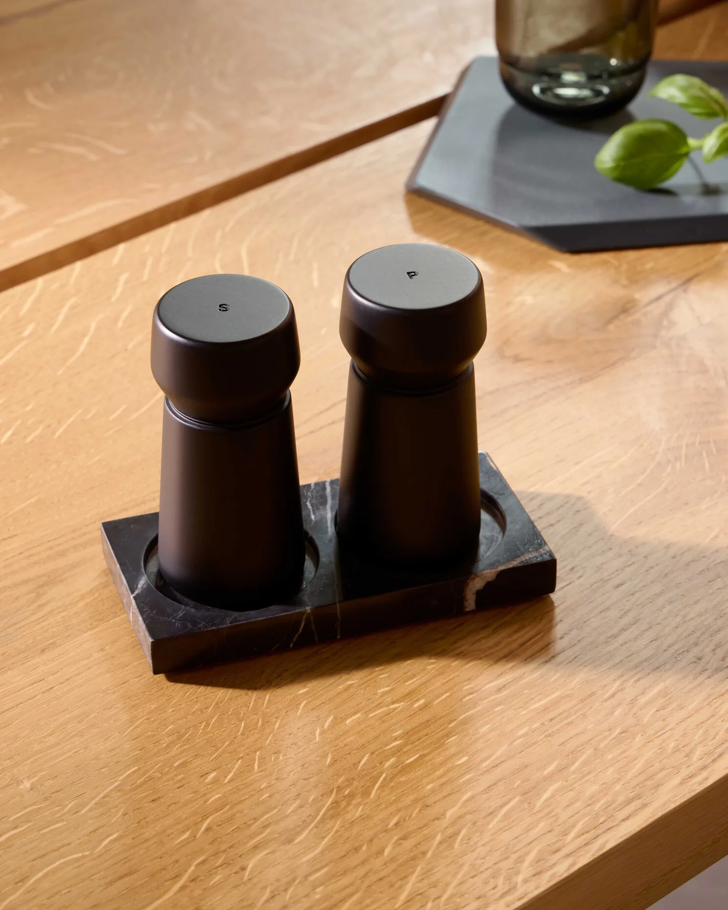 Tabletopper krydderkvernstativ, Black marble Crushgrind