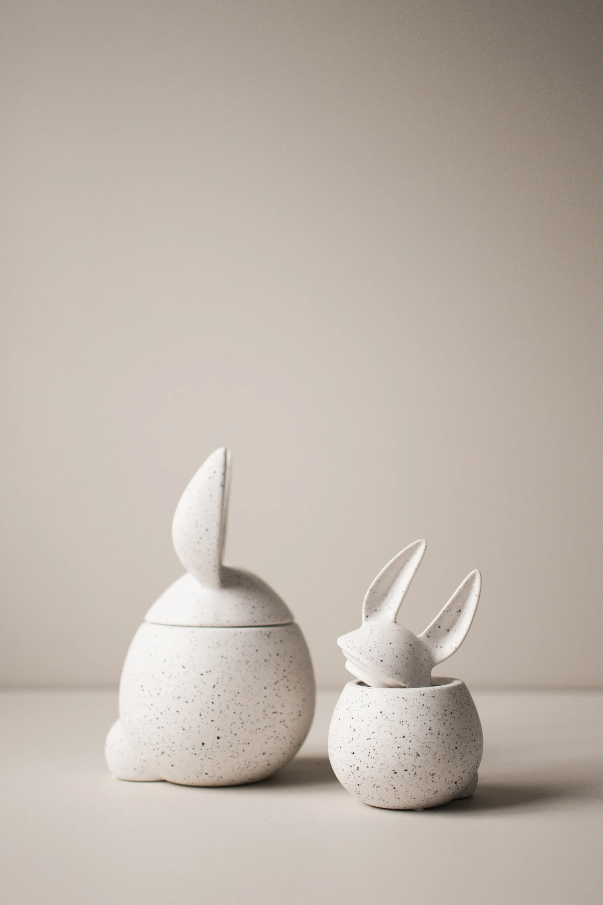 DBKD Eating Rabbit, bolle liten, White dot DBKD