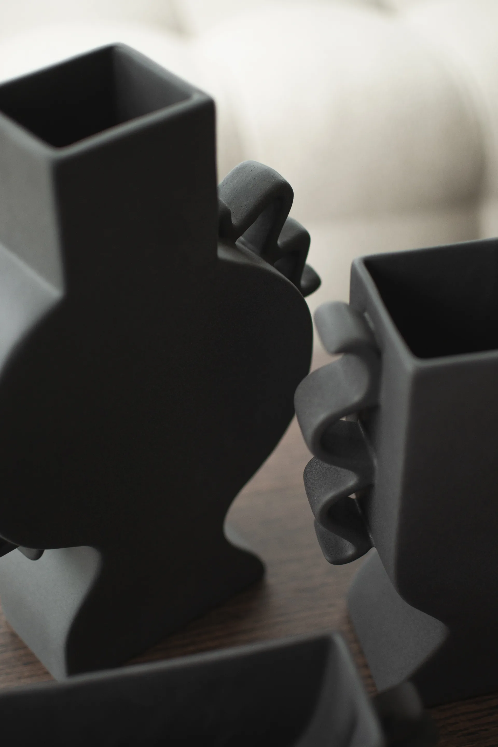 Flat vase 33 cm, Black DBKD