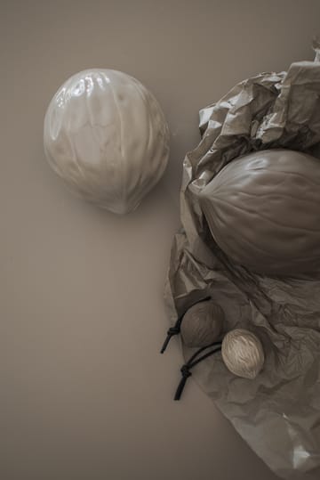 Hanging walnut juletrepynt - Dust - DBKD