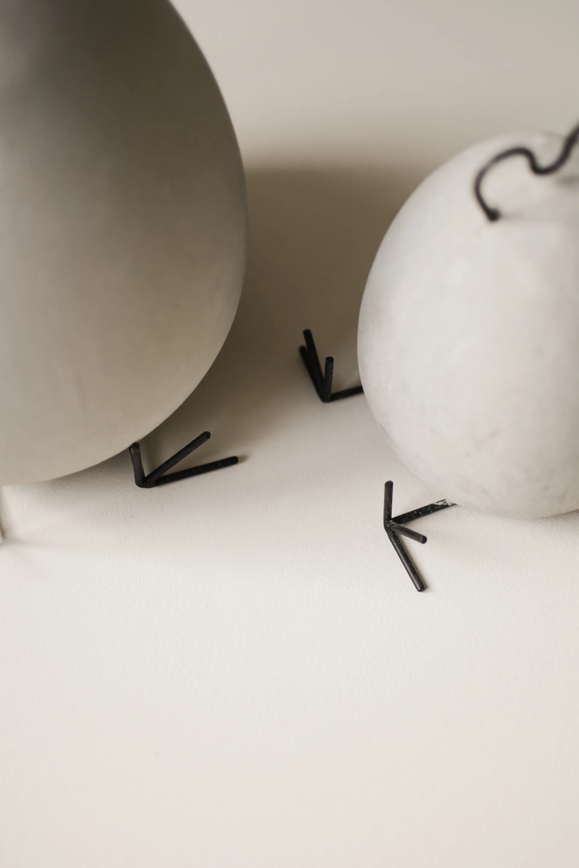 Heavy Hen påskedekorasjon betong, Stor DBKD