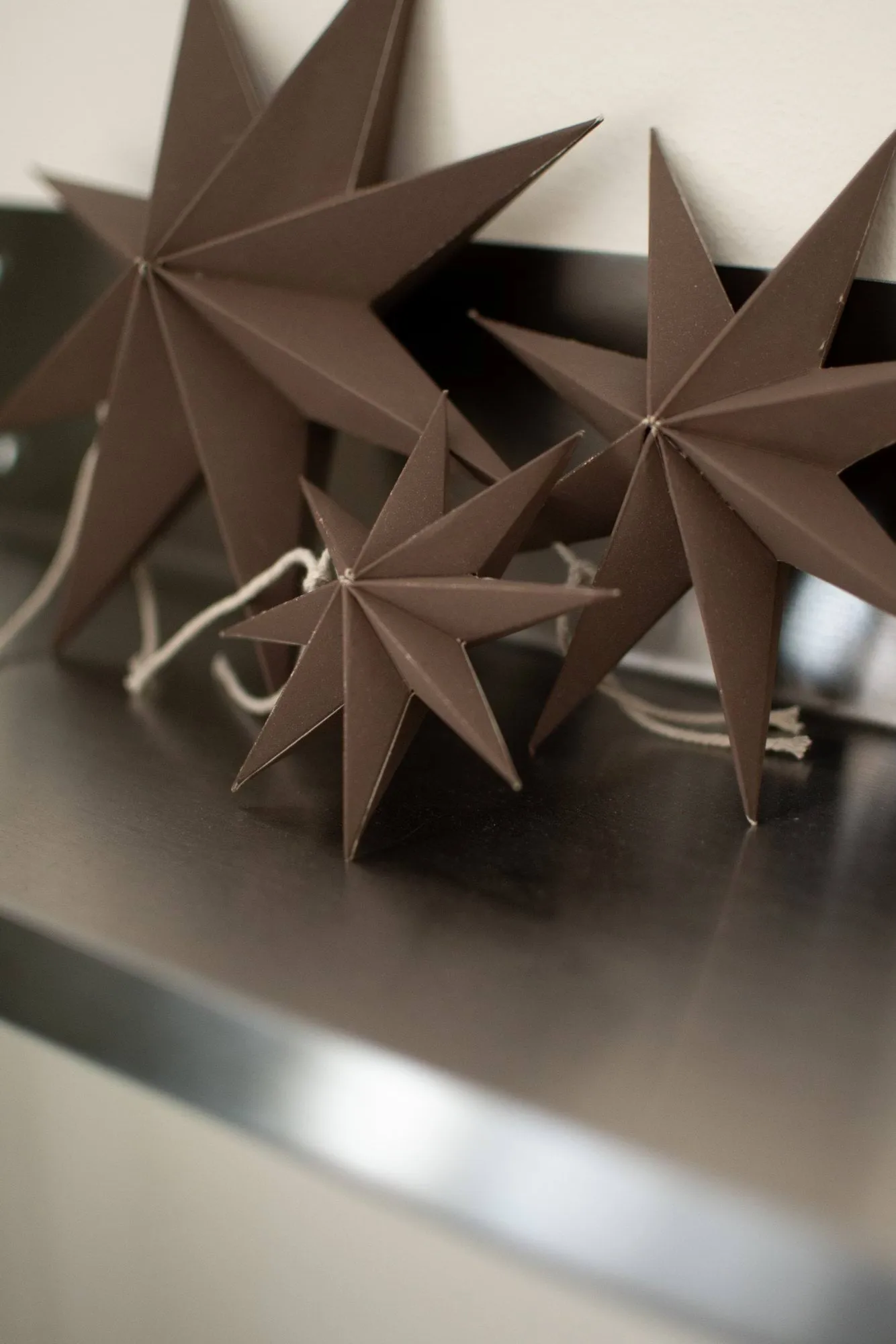Paper winter star dekorasjonshengel, Brown, small, Ø9 cm DBKD