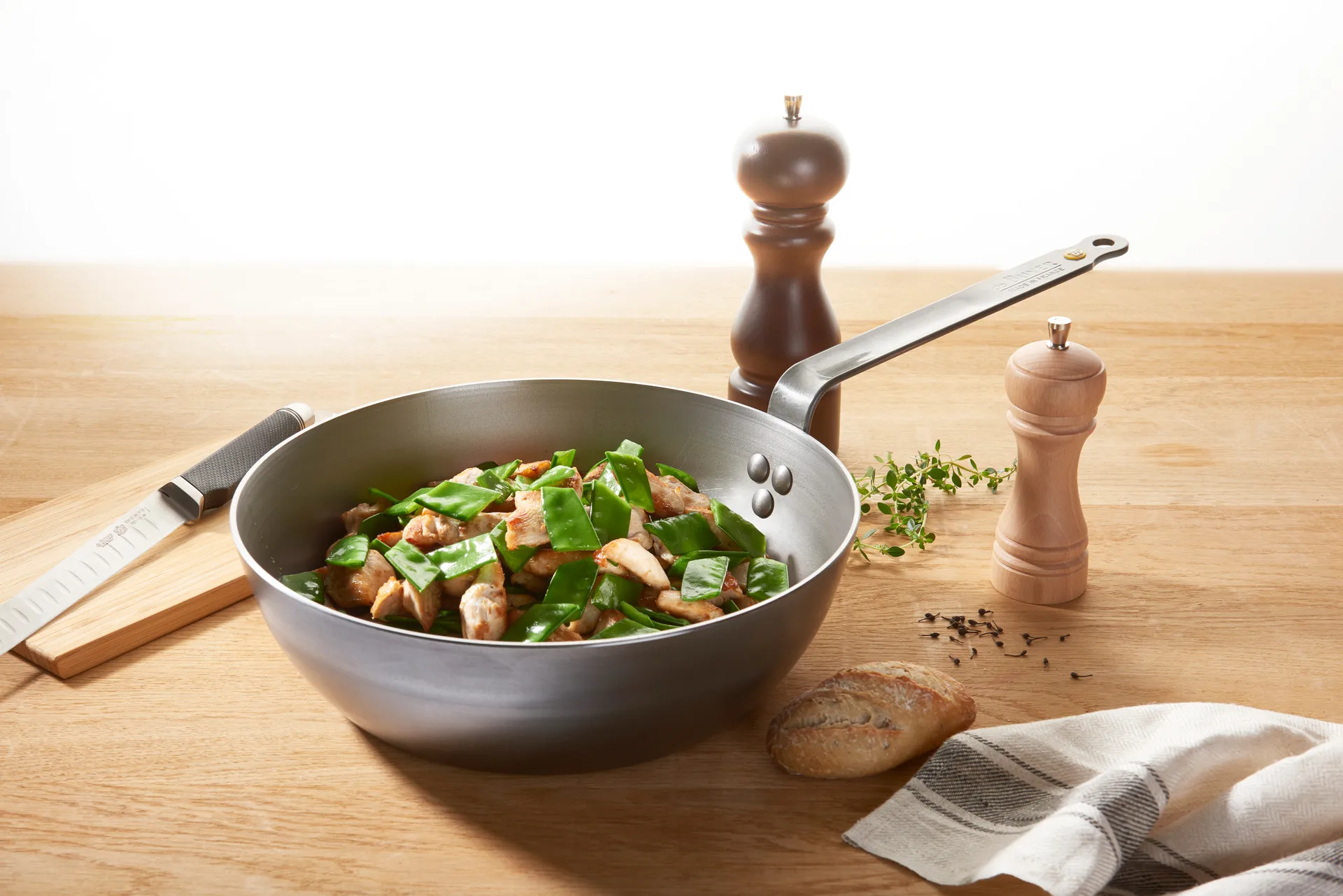 Mineral B Country stekepanne, 24 cm De Buyer