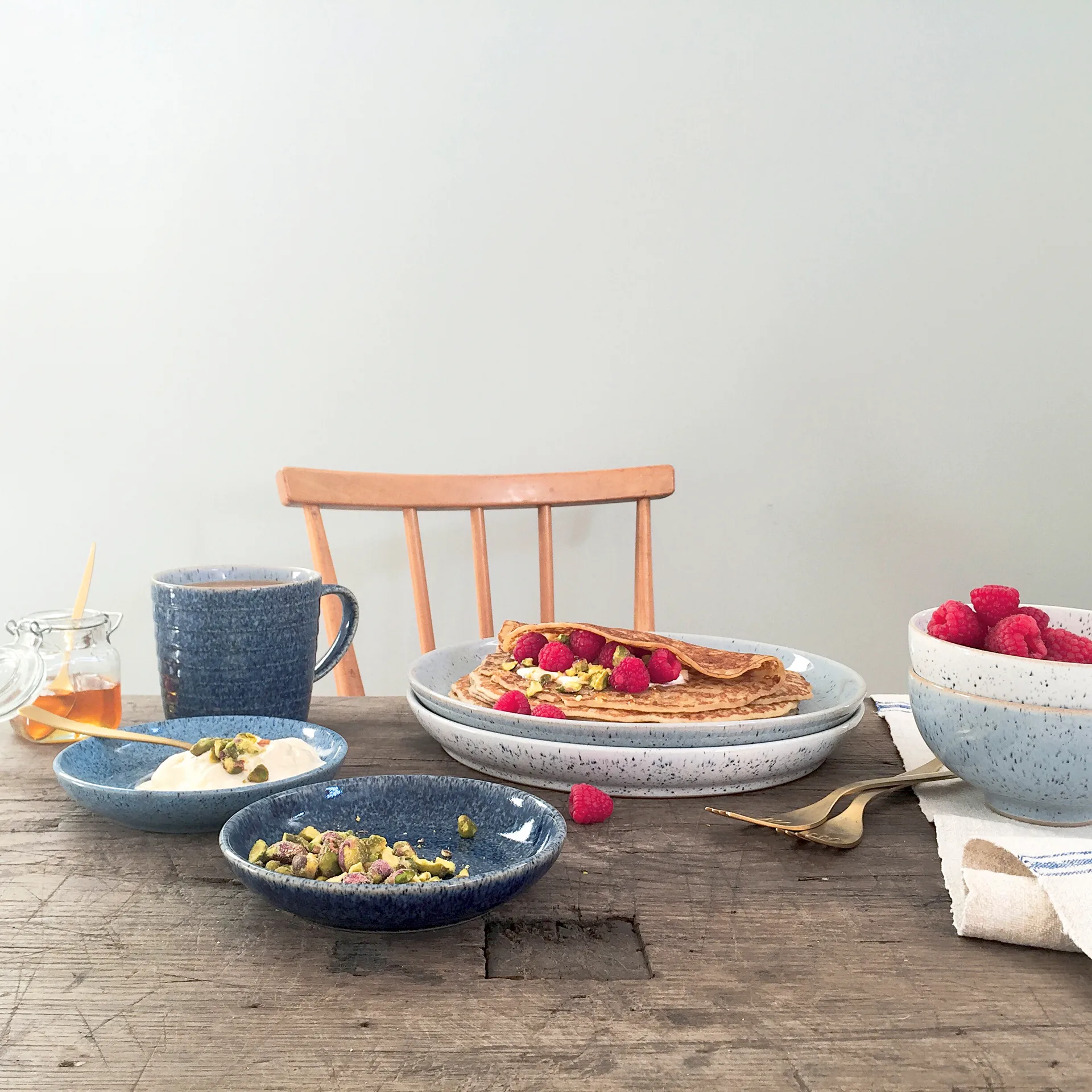 Studio Blue riflet kopp 40 cl, Flint-chalk Denby