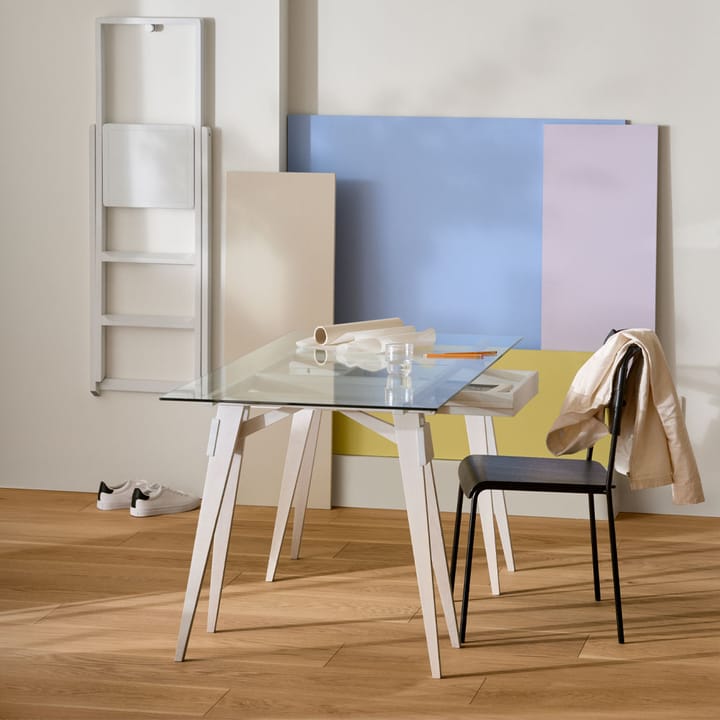 Arco skrivebord - hvit lakk, inkl. skuff, glassplate - Design House Stockholm