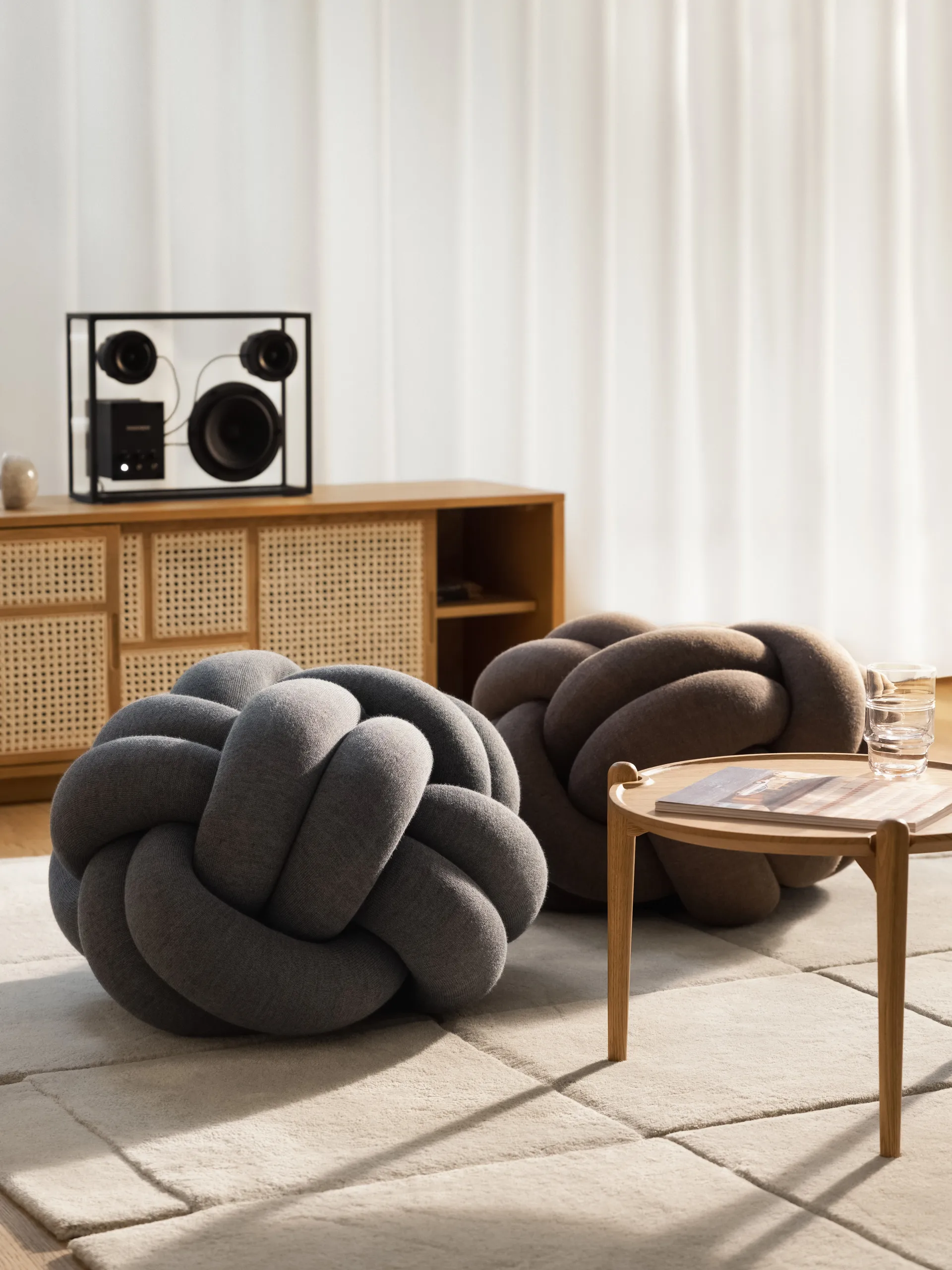 Knot pute M, Grey Design House Stockholm