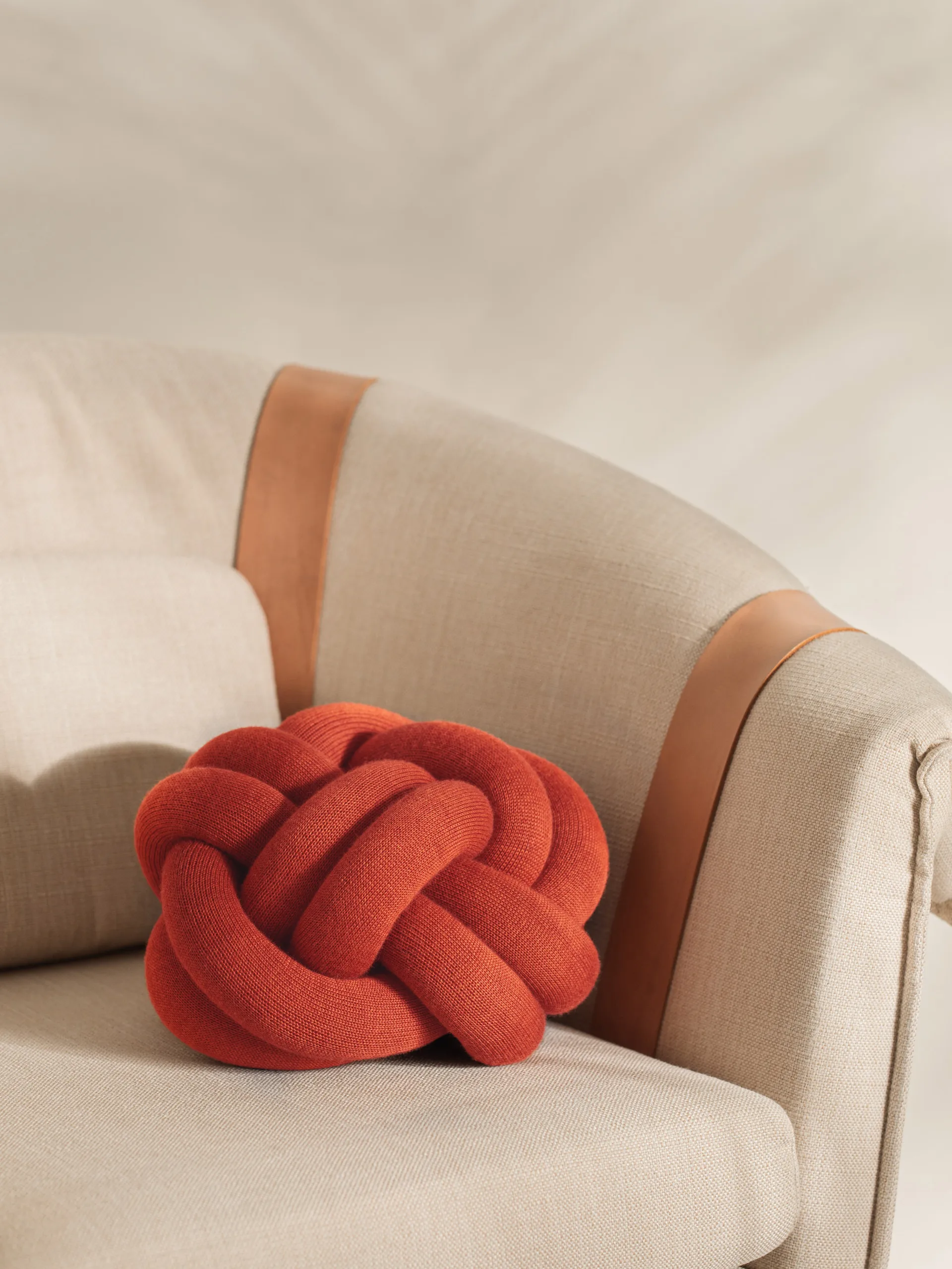 Knot pute, Orange red Design House Stockholm