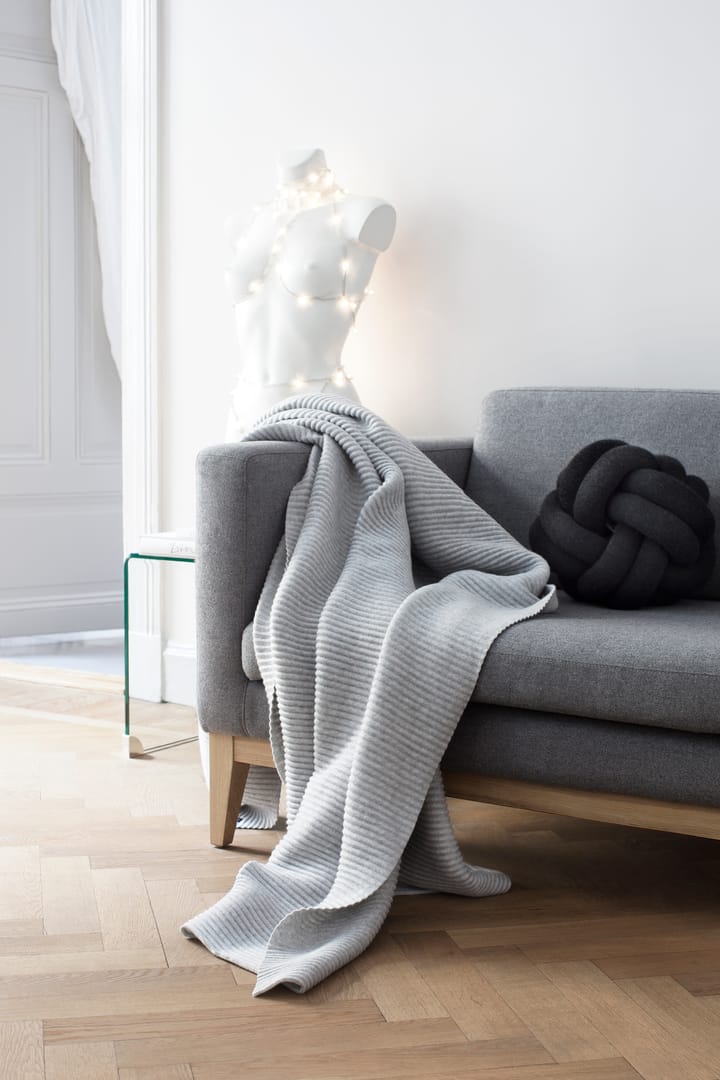 Pleece pledd 140 x 170 cm, Lysegrå Design House Stockholm