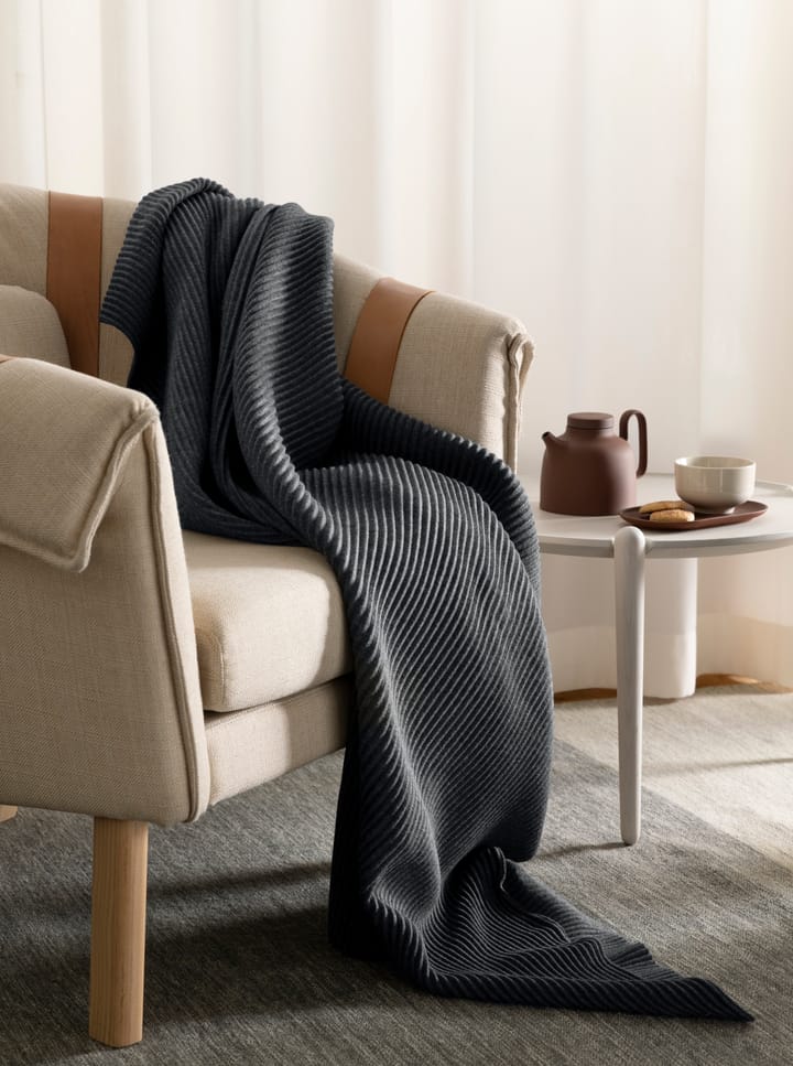 Pleece pledd 140 x 170 cm, Mørkegrå Design House Stockholm