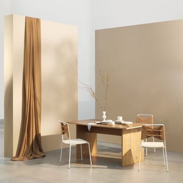 Torso stol - eik, naturfarget skinn, kromben - Design House Stockholm