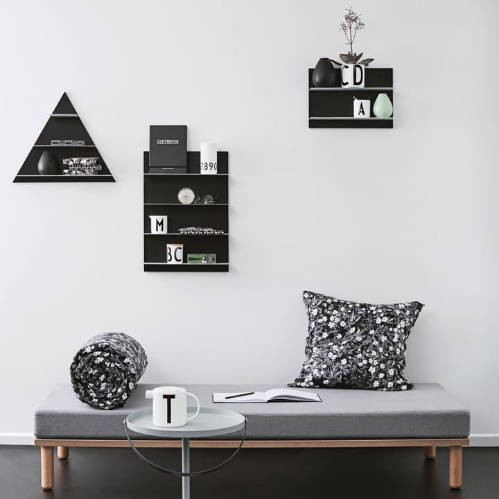 Design Letters hylle Triangle, svart Design Letters