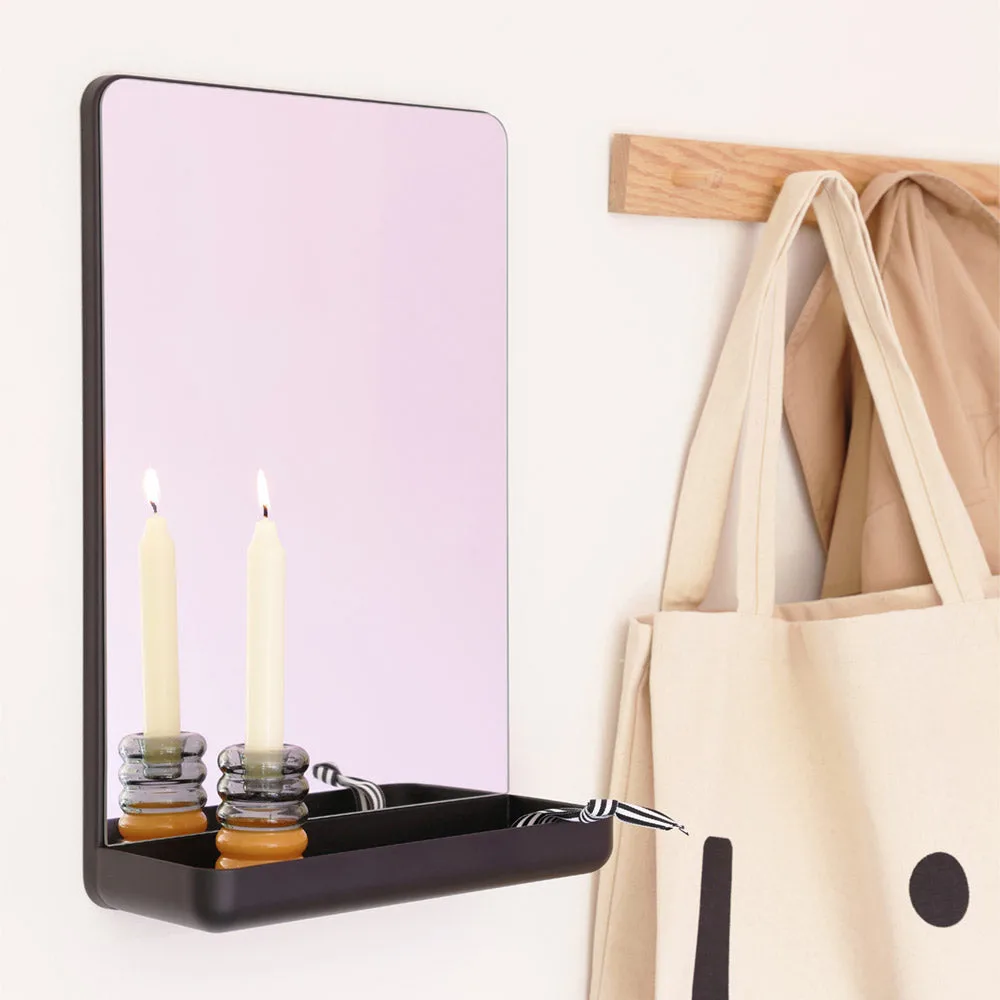 Design Letters Veggspeil med hylle, Black Design Letters