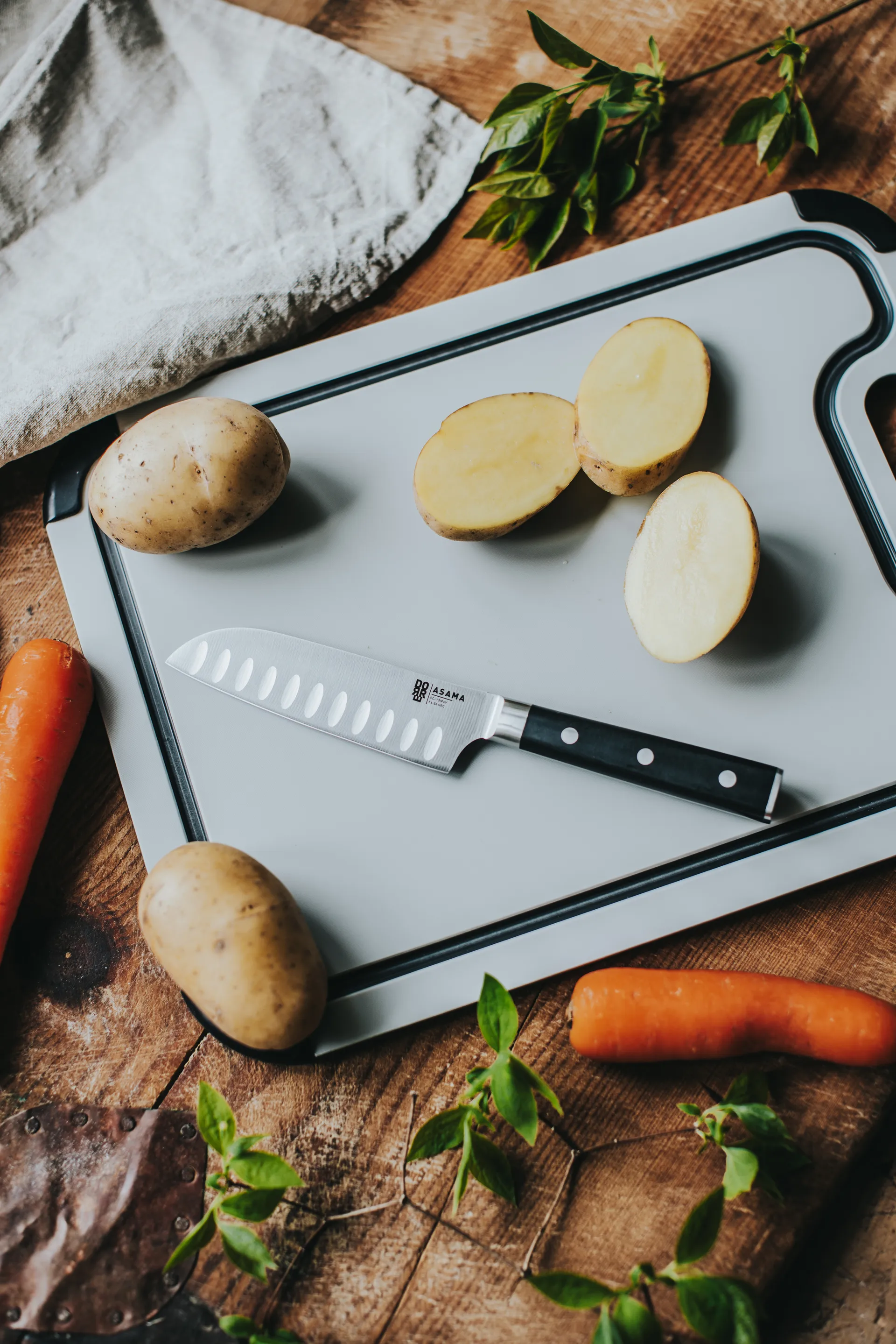 Asama Santokukniv 13 cm, Svart håndtak Dorre