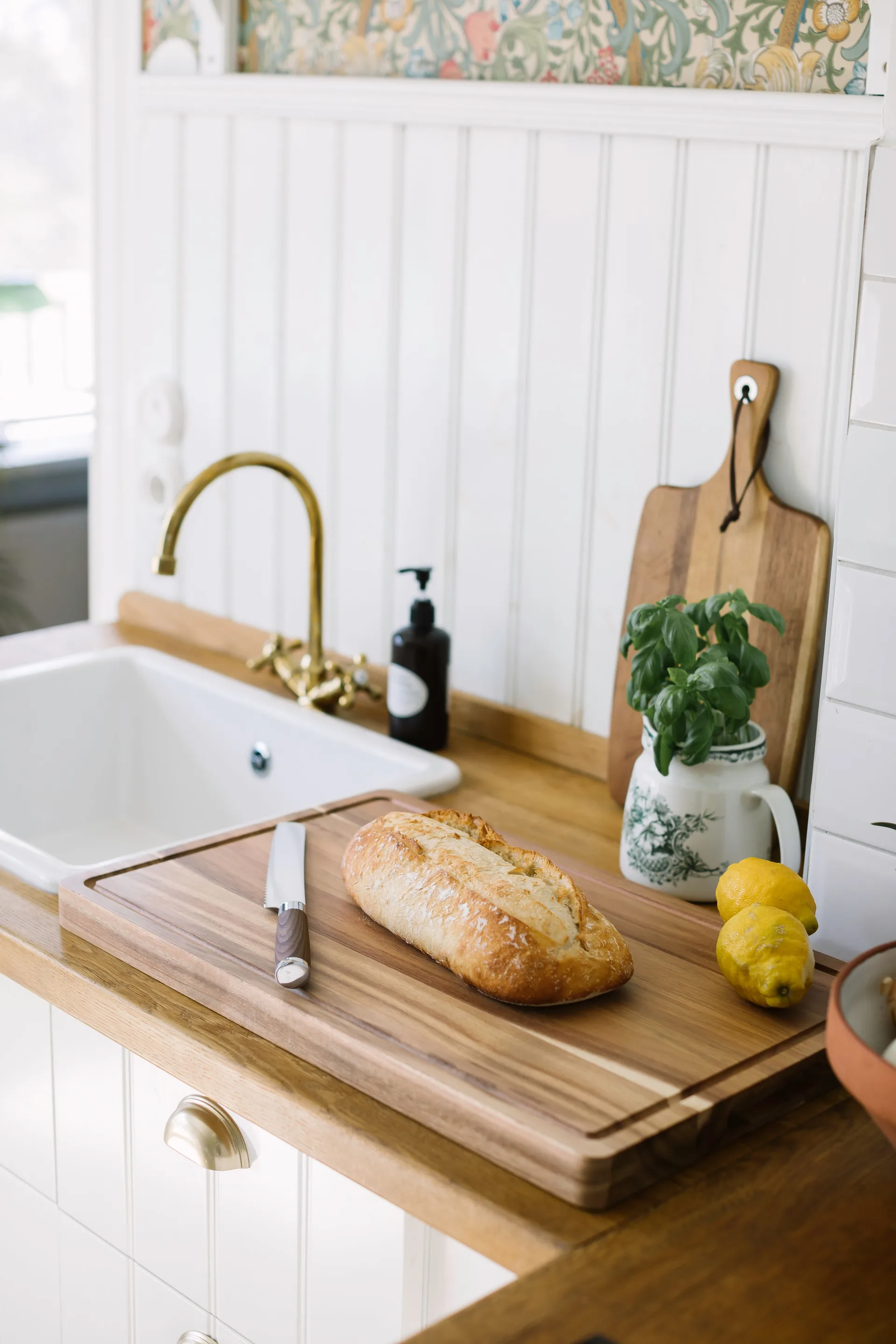 Skyle skjærefjøl 35 x 56 cm, Akasie Dorre