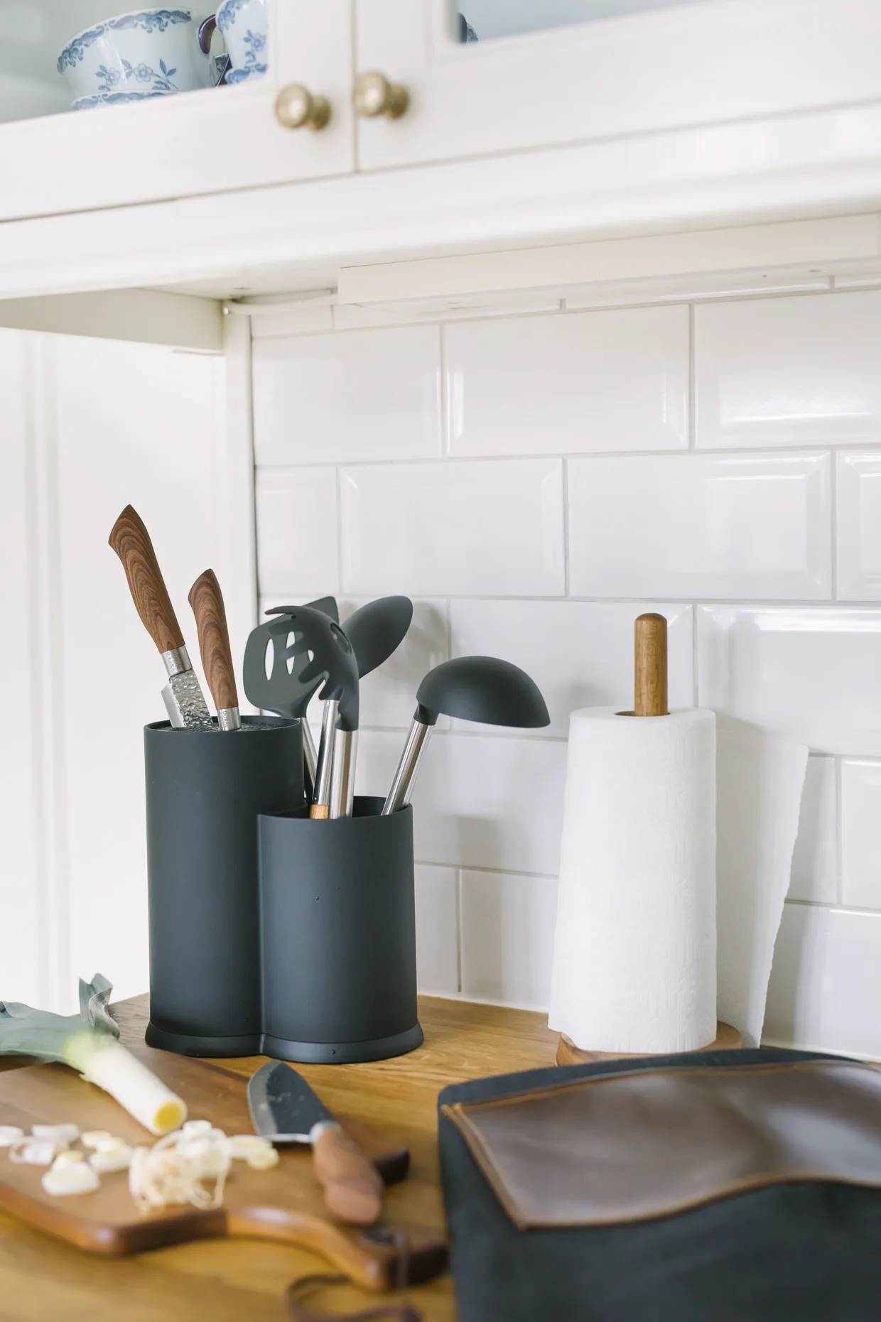 Vida knivblokk og beholder 23 cm, Sort Dorre