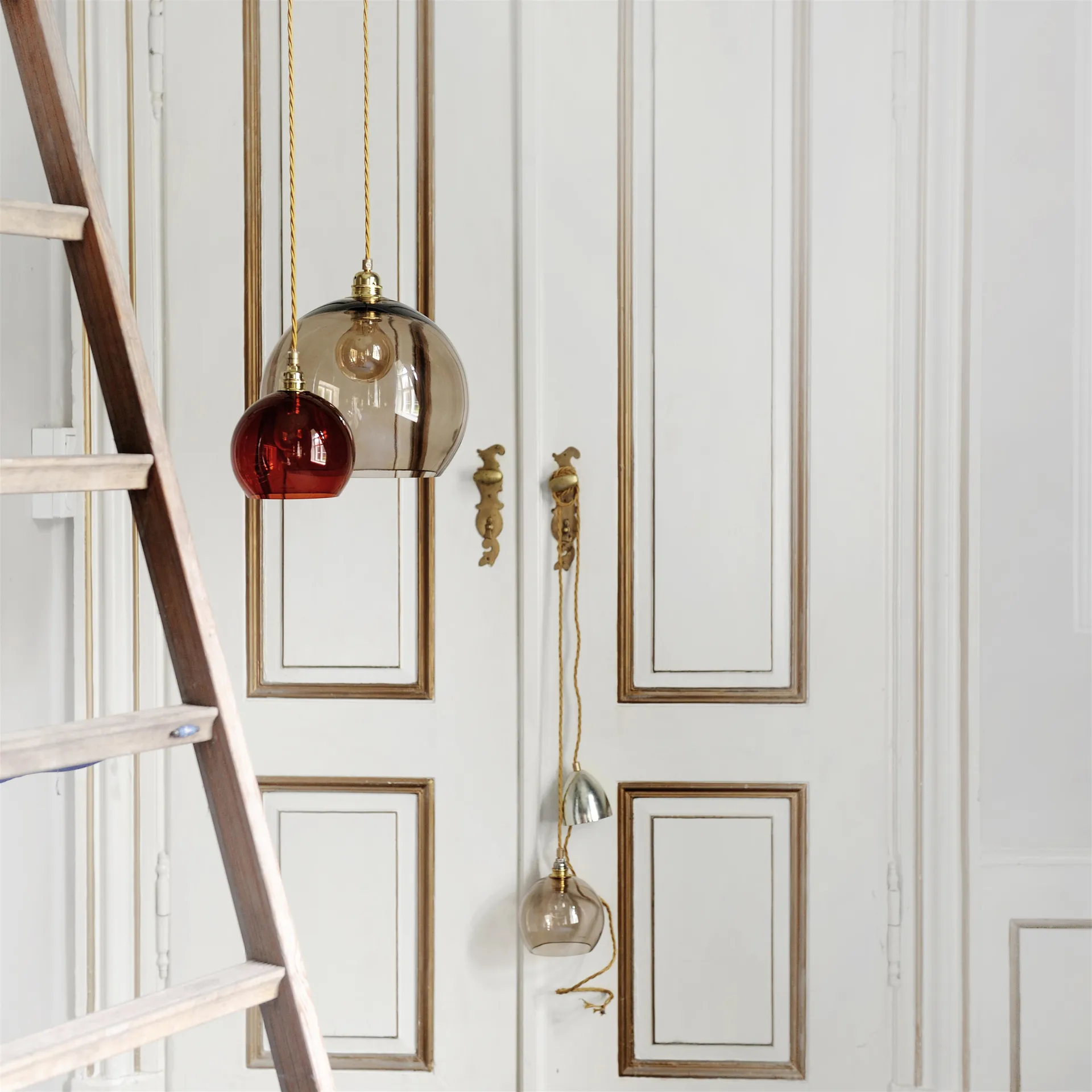 Rowan taklampe M, Ø 22 cm, chestnut brown EBB & FLOW