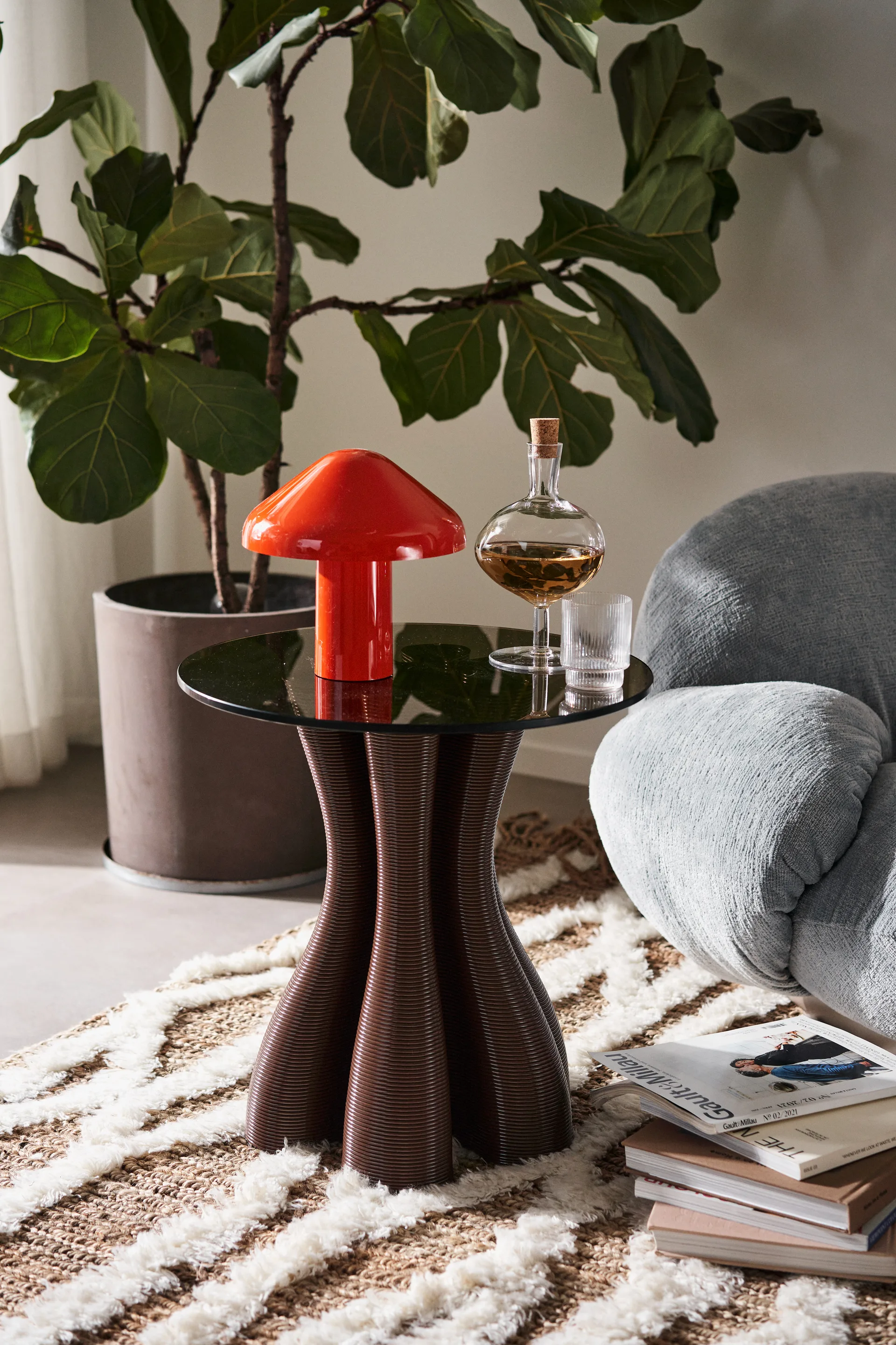 Anemone sidebord Ø50 cm, Chocolate Ekbacken Studios