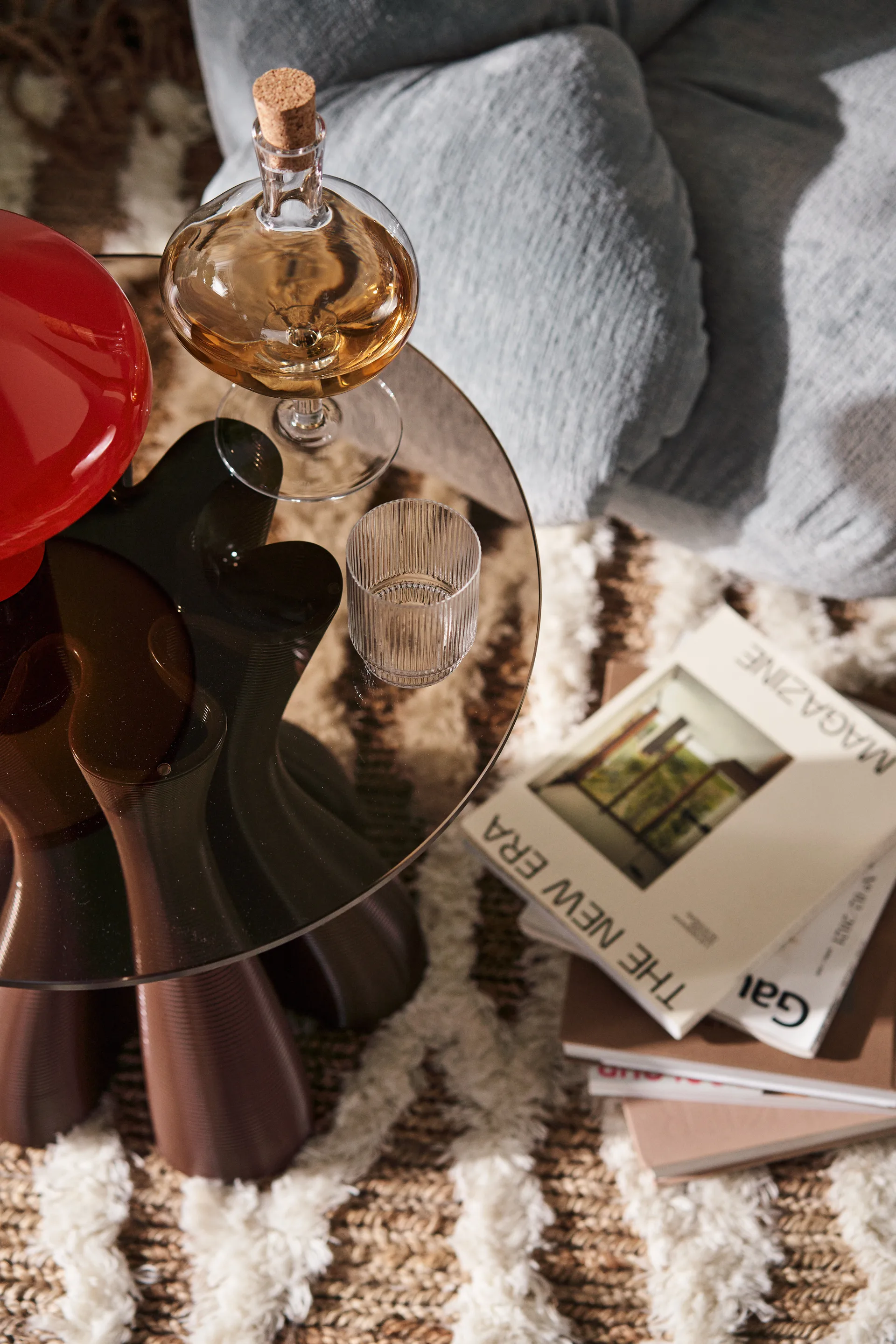 Anemone sidebord Ø50 cm, Chocolate Ekbacken Studios