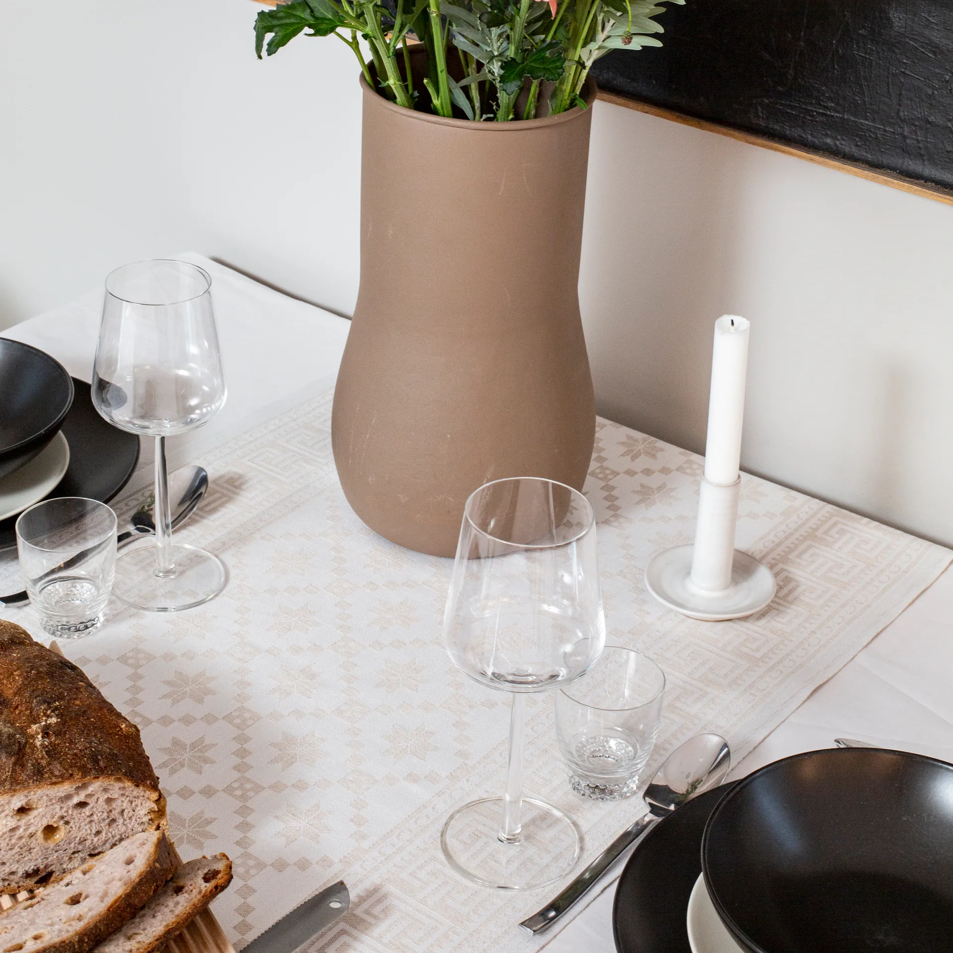 Åttebladrose bordløper 50x150 cm, Beige Ekelund Linneväveri