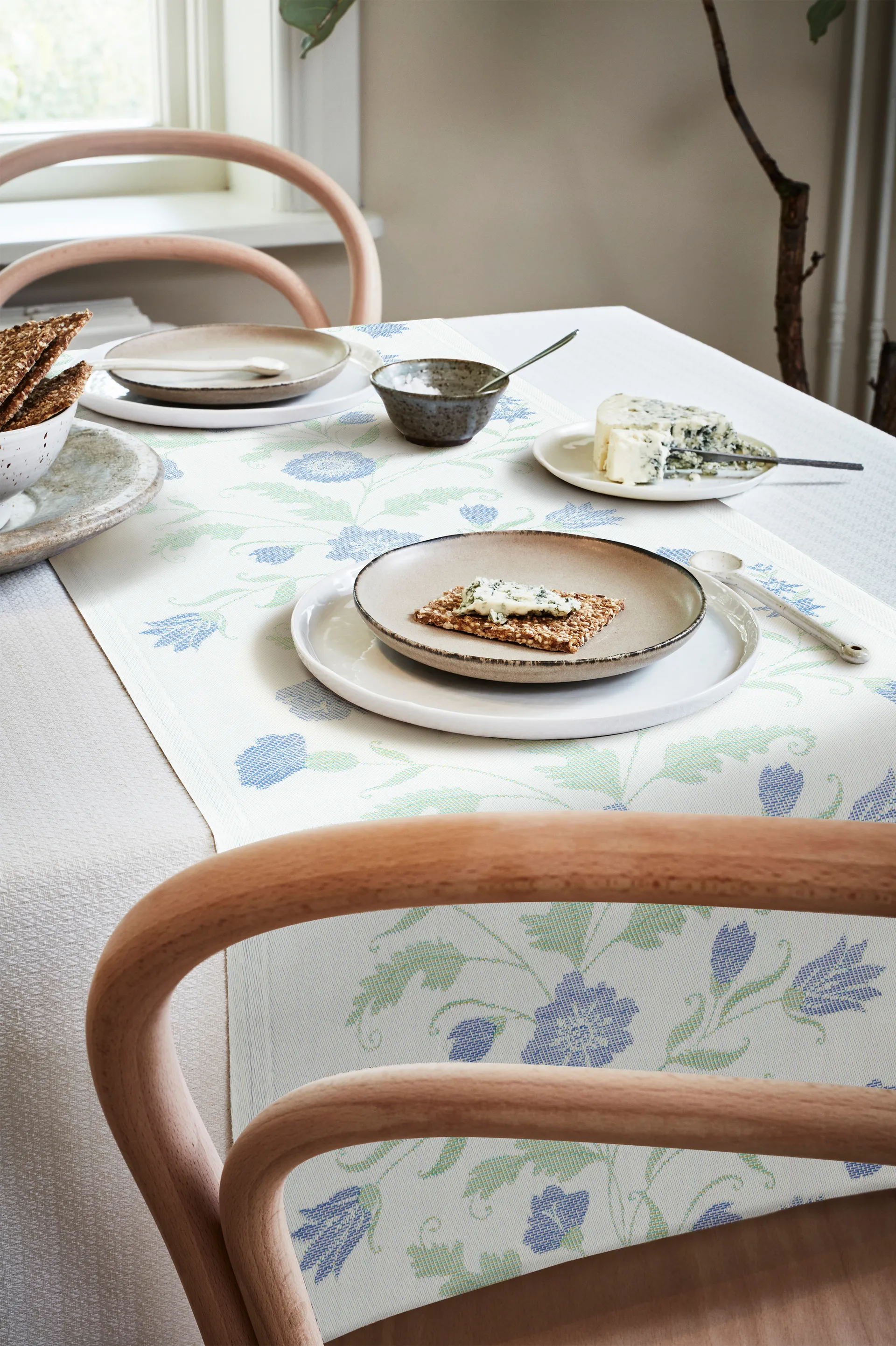 Blå blomst løper, 35 x 120 cm Ekelund Linneväveri