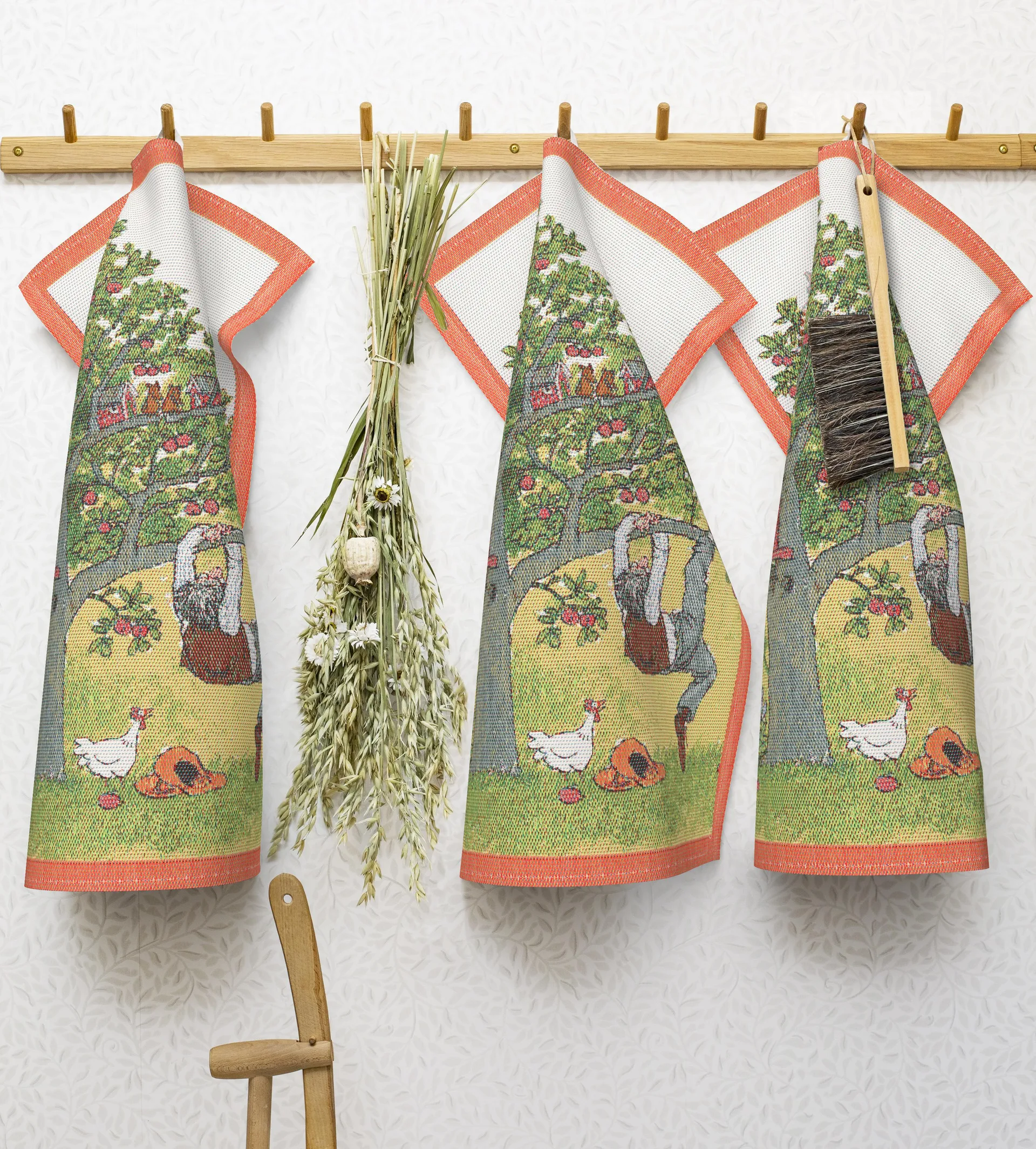 Pettson & Findus kjøkkenhåndkle, Epletre Ekelund Linneväveri