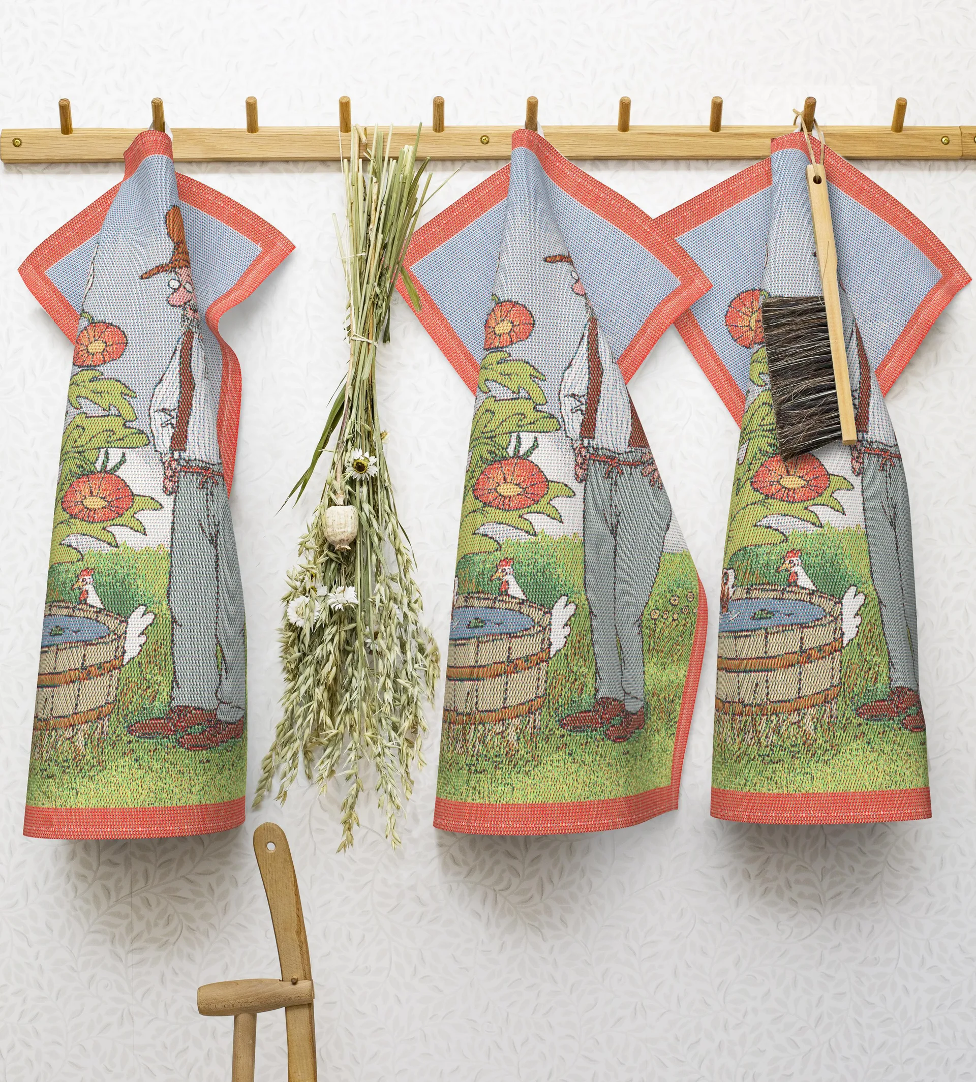 Pettson & Findus kjøkkenhåndkle, Findus bader Ekelund Linneväveri