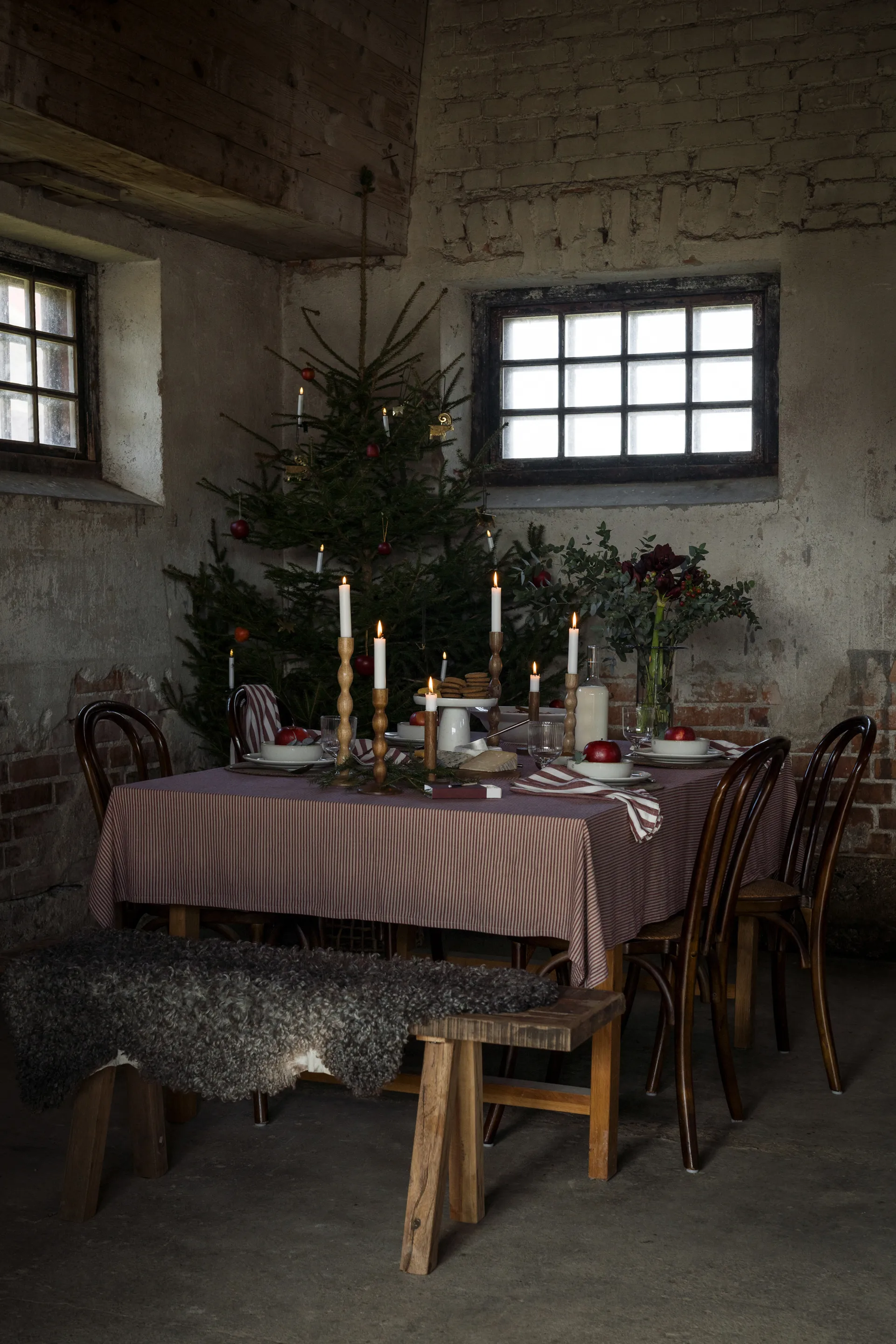 Ernst bordduk smale striper 145x300 cm, Rød-beige ERNST