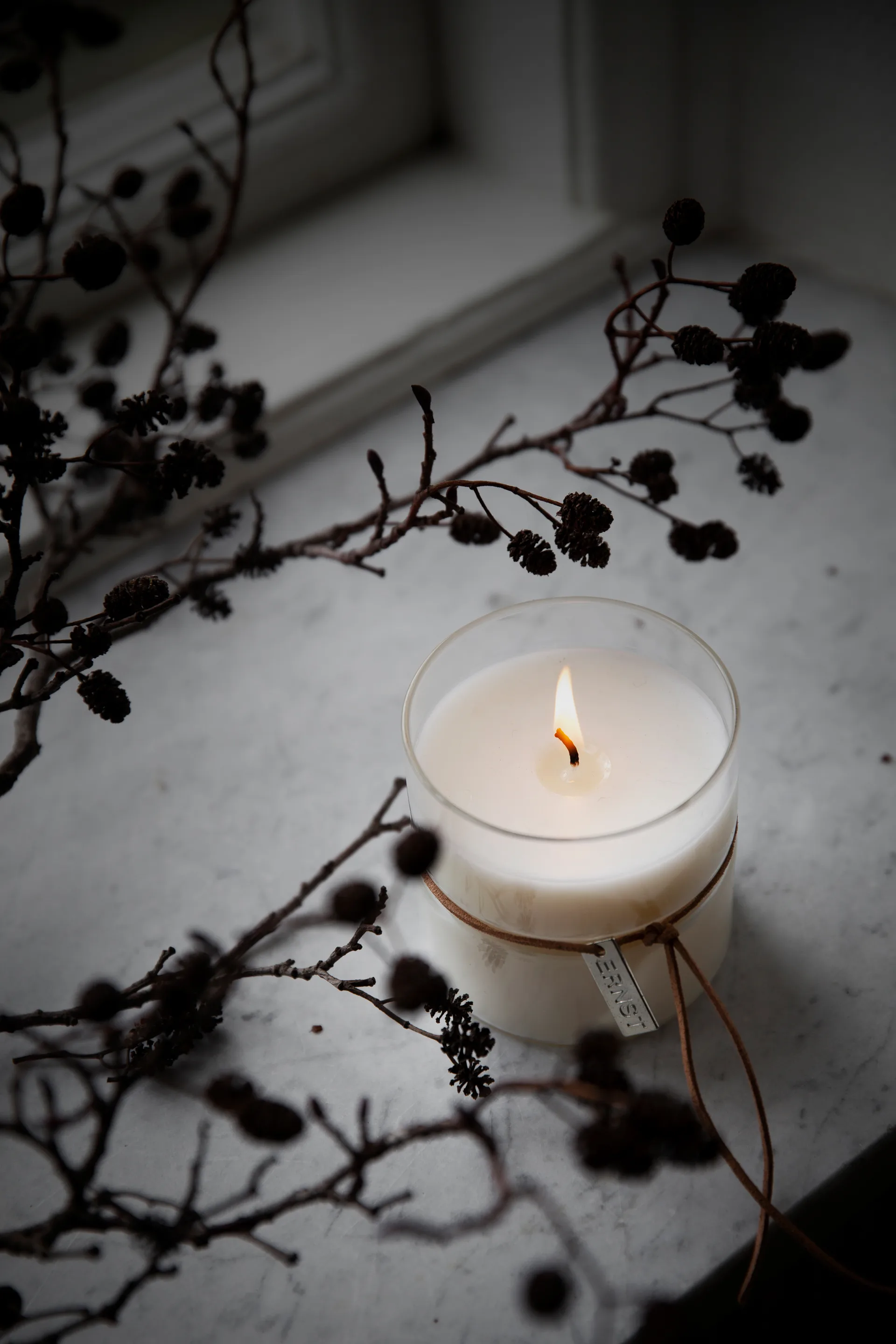 Ernst duftlys i glass med lokk Ø 8 cm, Tid til ingenting ERNST