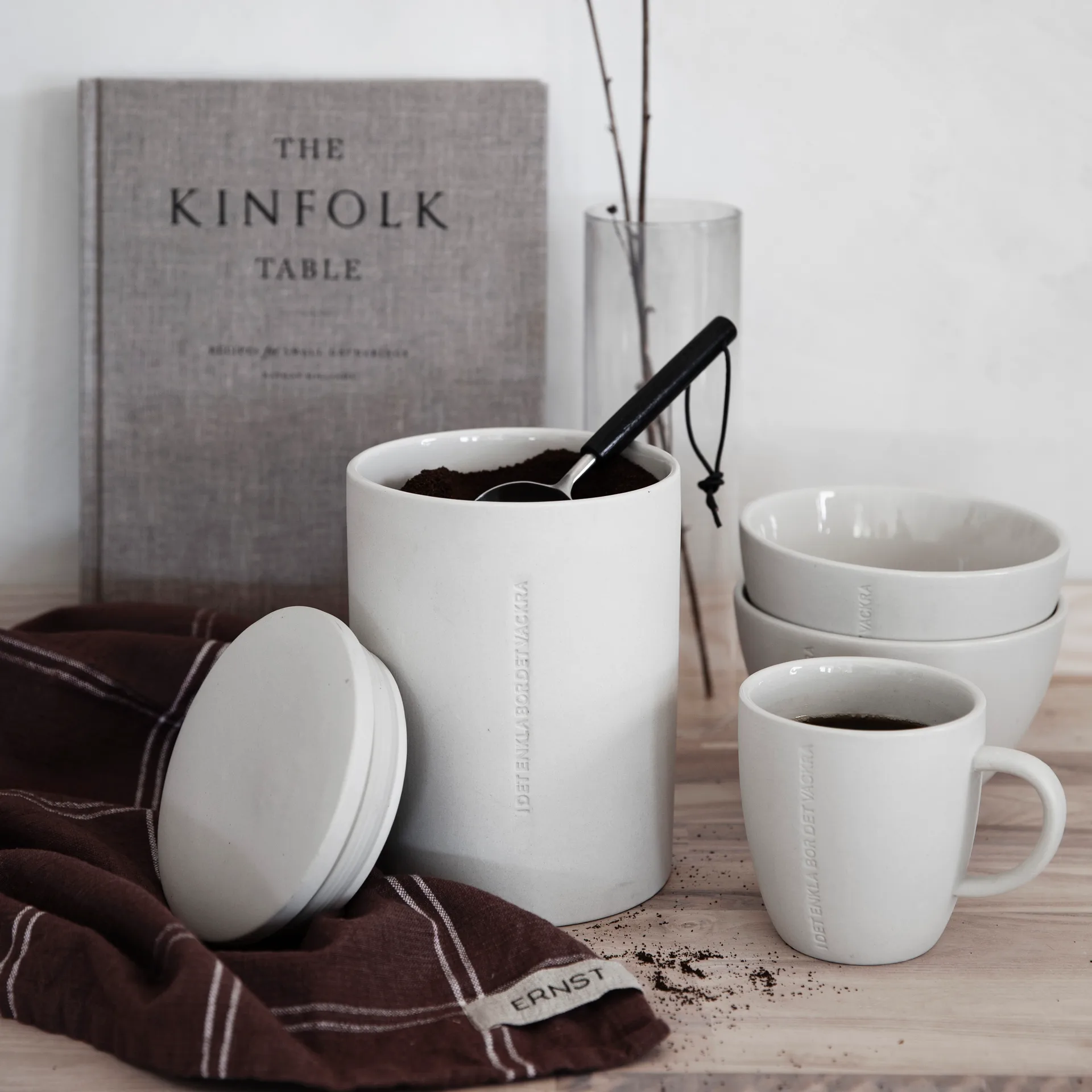 Ernst kaffemått med trehank, svart ERNST