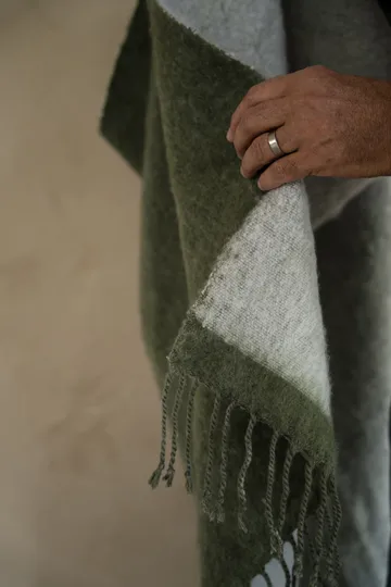 Ernst pledd med frynser 130x170 cm - Grønn-hvit - ERNST