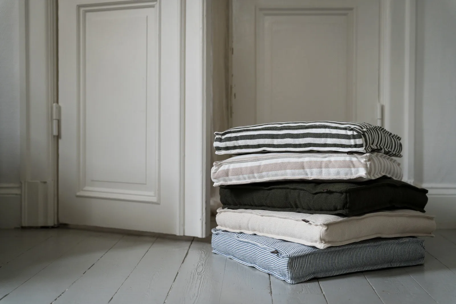 Ernst sittepute 40x40 cm, Blå-hvit ERNST