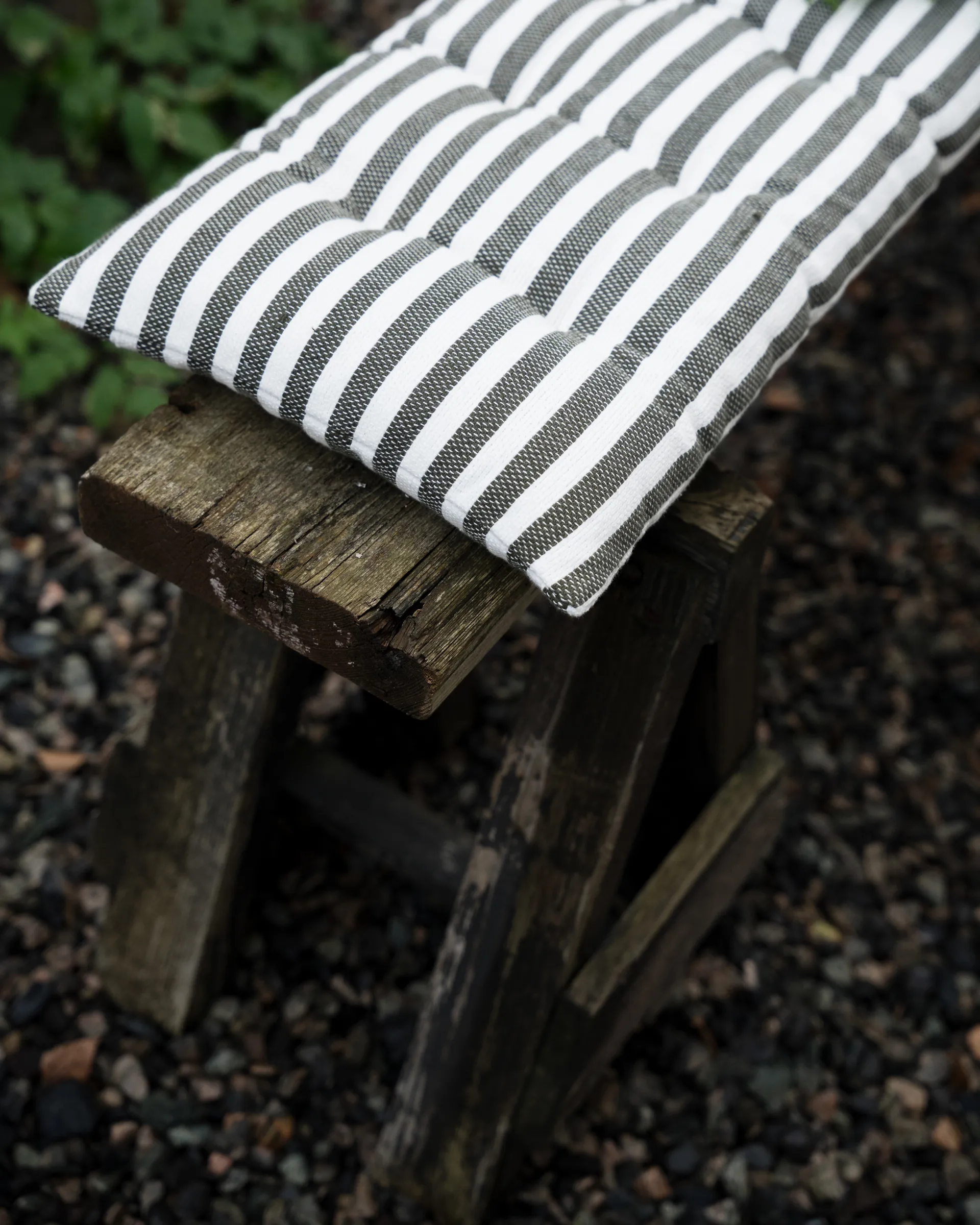 Ernst trappepute 30x100 cm, Salvie-hvit ERNST