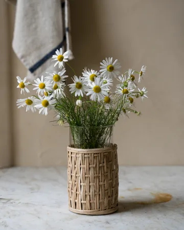 Ernst vase/lykt i kurv - Natur, Ø10x18 cm - ERNST