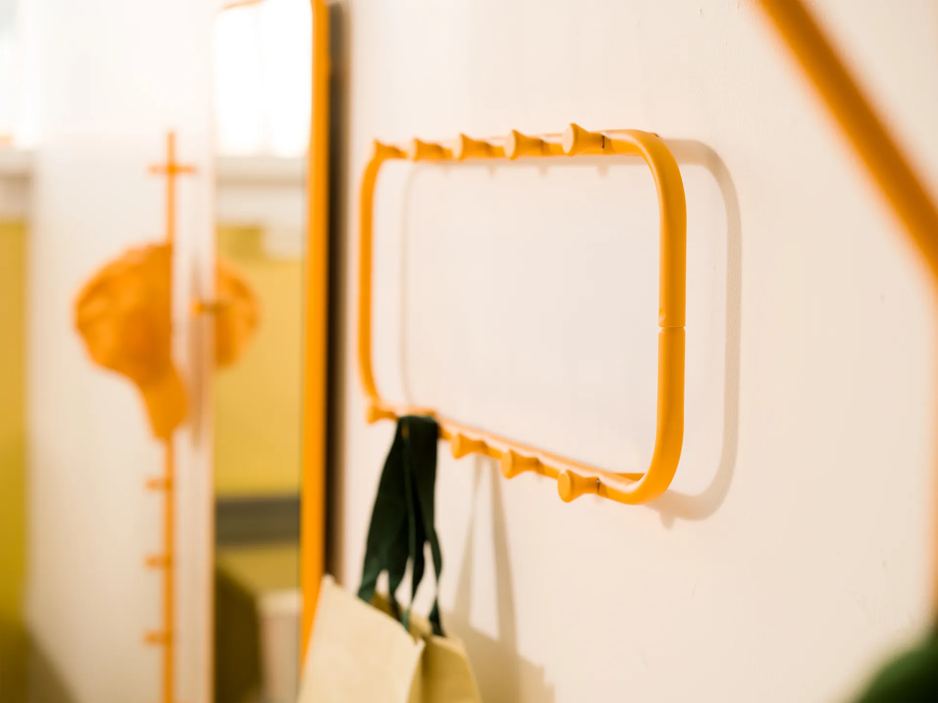 Classic kleshenger 100 cm, Sun yellow Essem Design