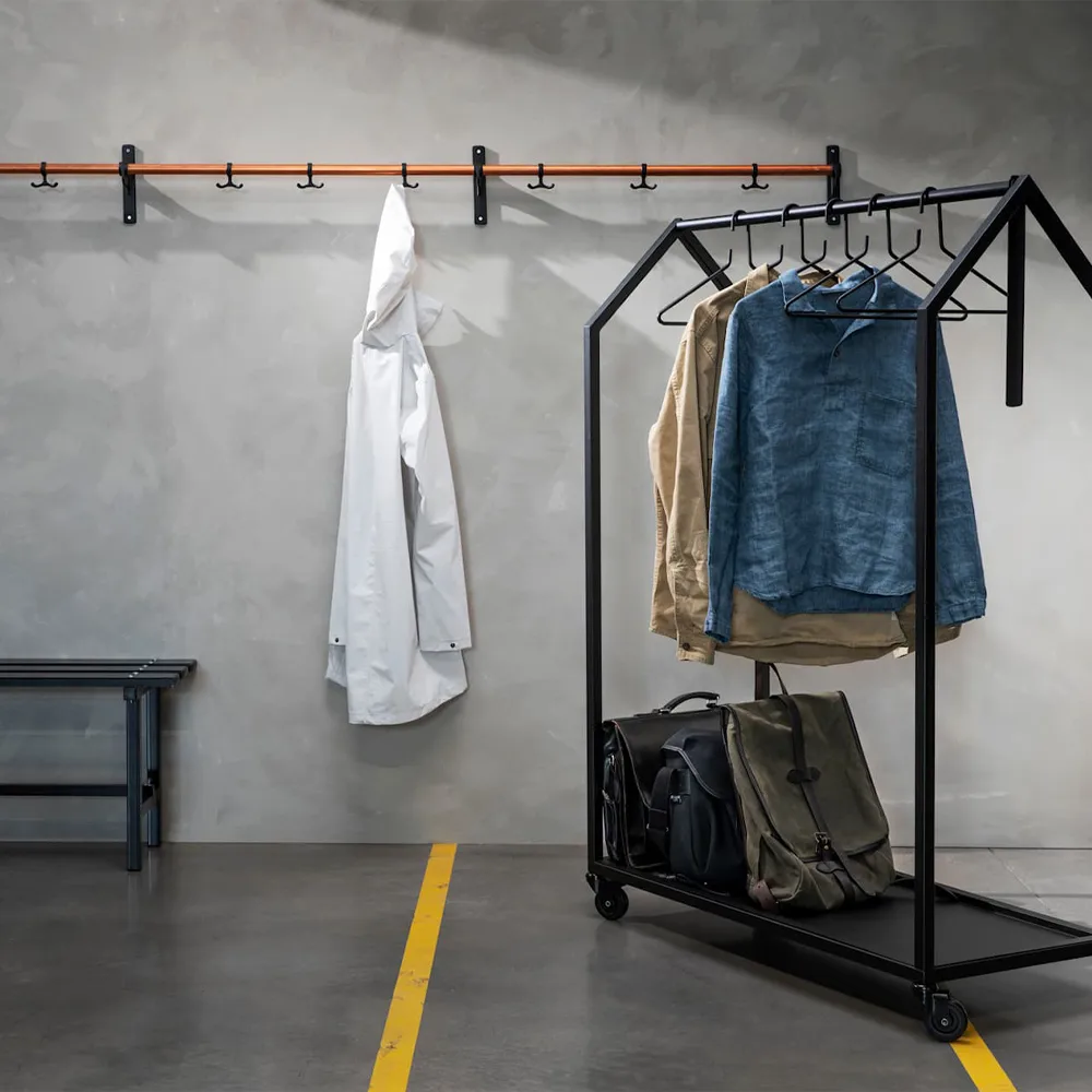 Nostalgi knaggrekke, Kobber, sort stativ Essem Design