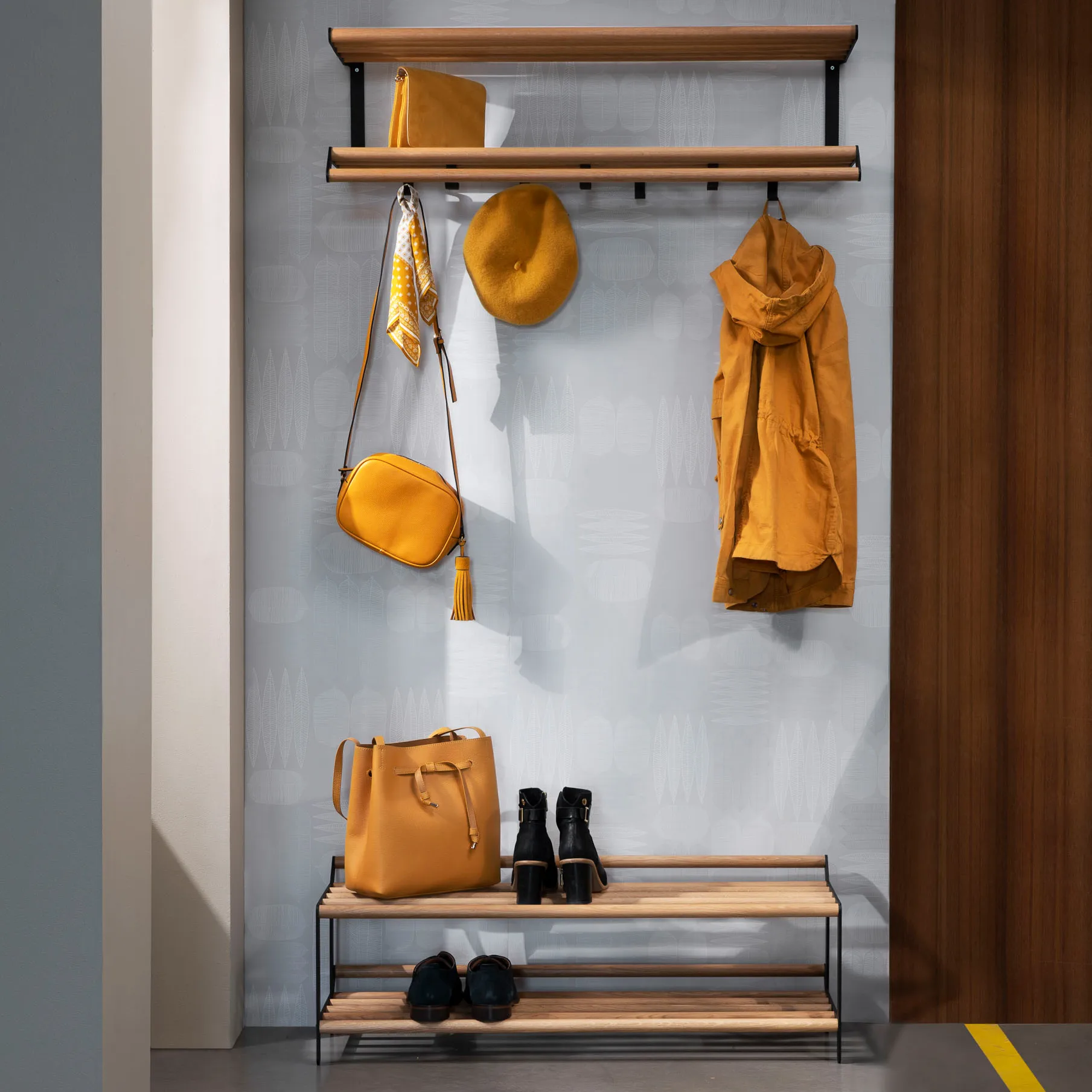 Tamburin skohylle 60 cm, Eik-svart Essem Design