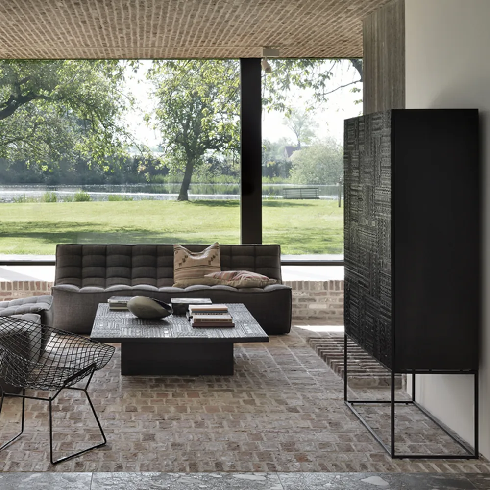 Ancestors Tabwa skap, Teak 3 dører, 2 skuffer 126 x 180 Ethnicraft