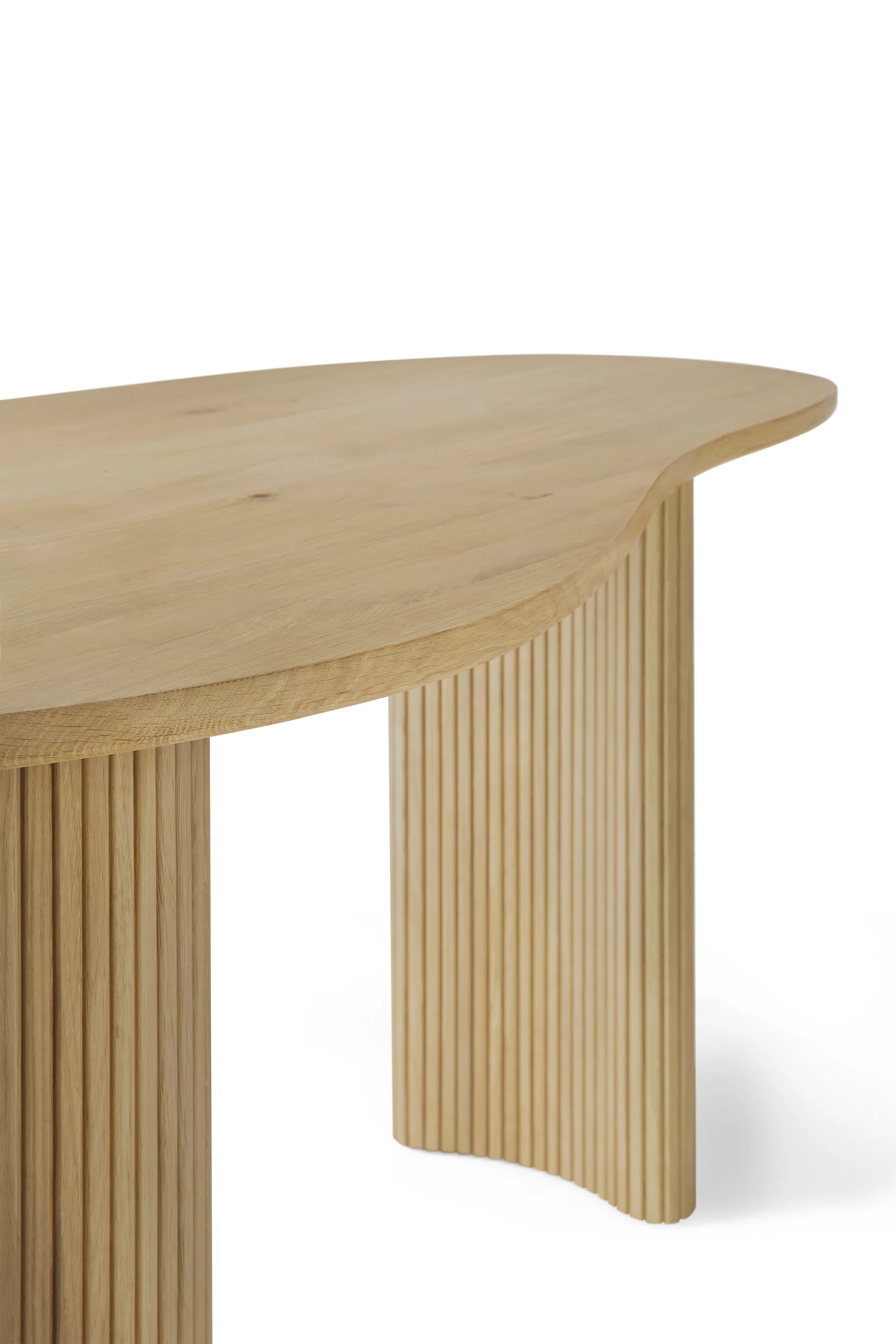 Boomerang skrivebord, Lakkert eik, 160x83x76 cm Ethnicraft