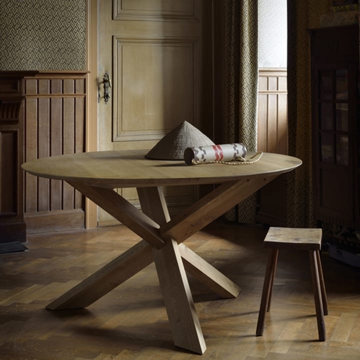 Circle spisebord, Eik lakk Ø 136 cm Ethnicraft