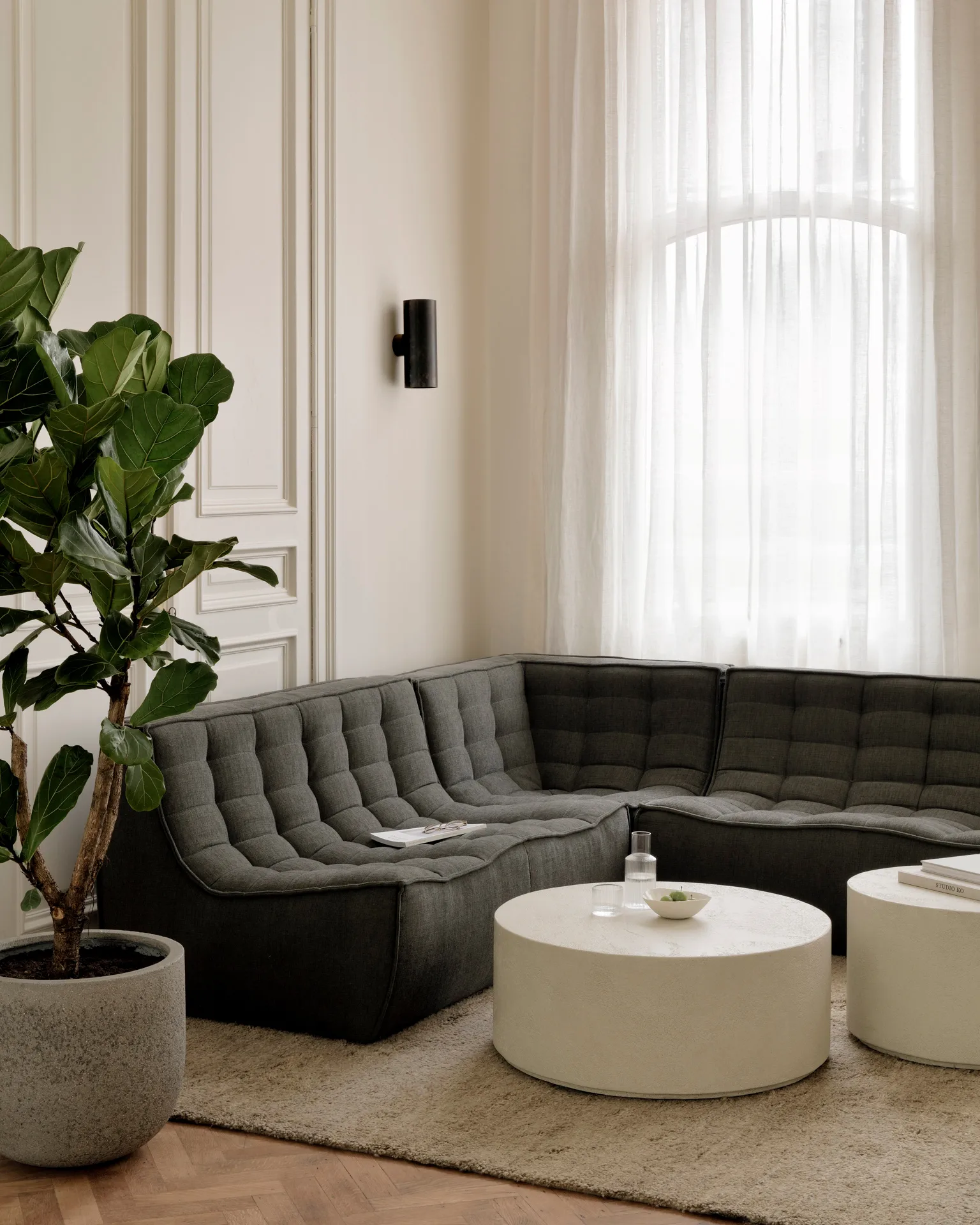 N701 modulhjørnesofa med rett hjørne, stoff Moss Eco, 301x231 cm Ethnicraft