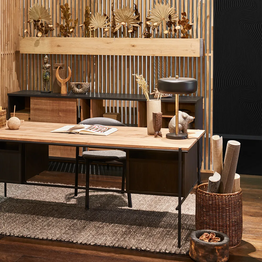 Oscar skrivebord, Massiv eik-sort metallstativ Ethnicraft