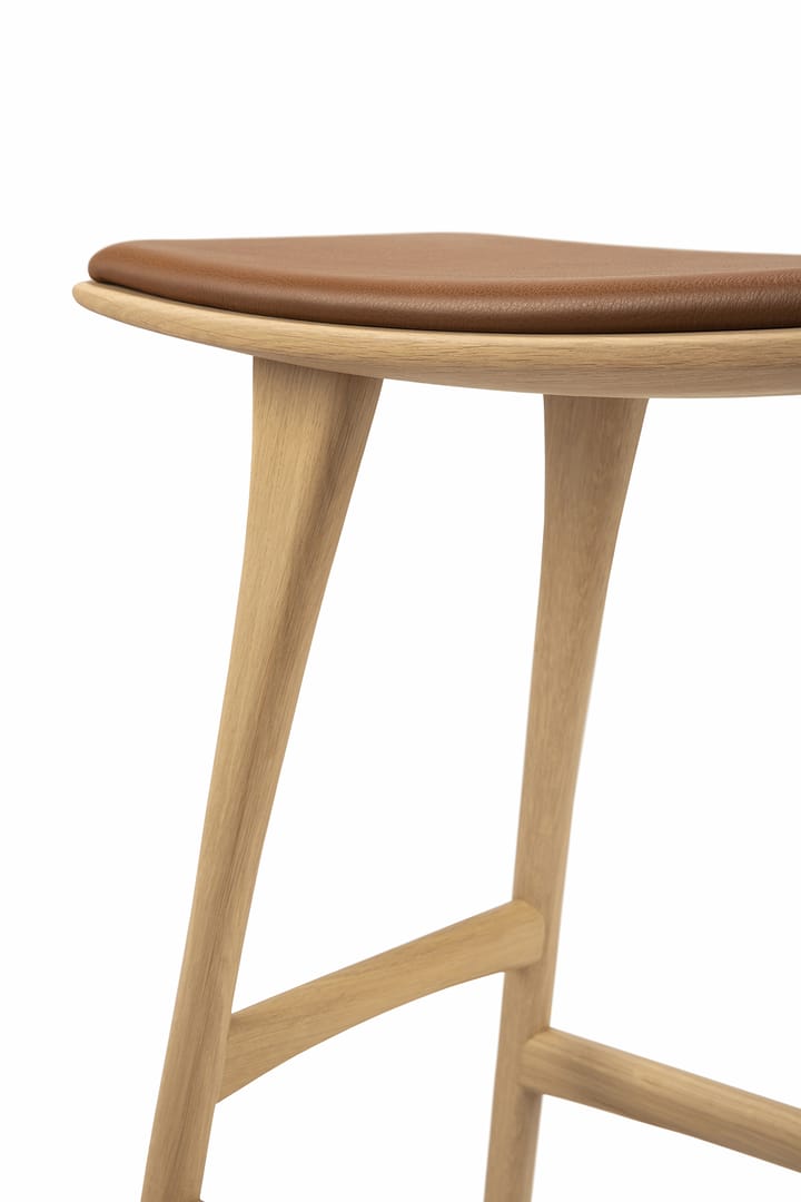 Osso Counter høy krakk 67 cm, Lakkert eik Ethnicraft