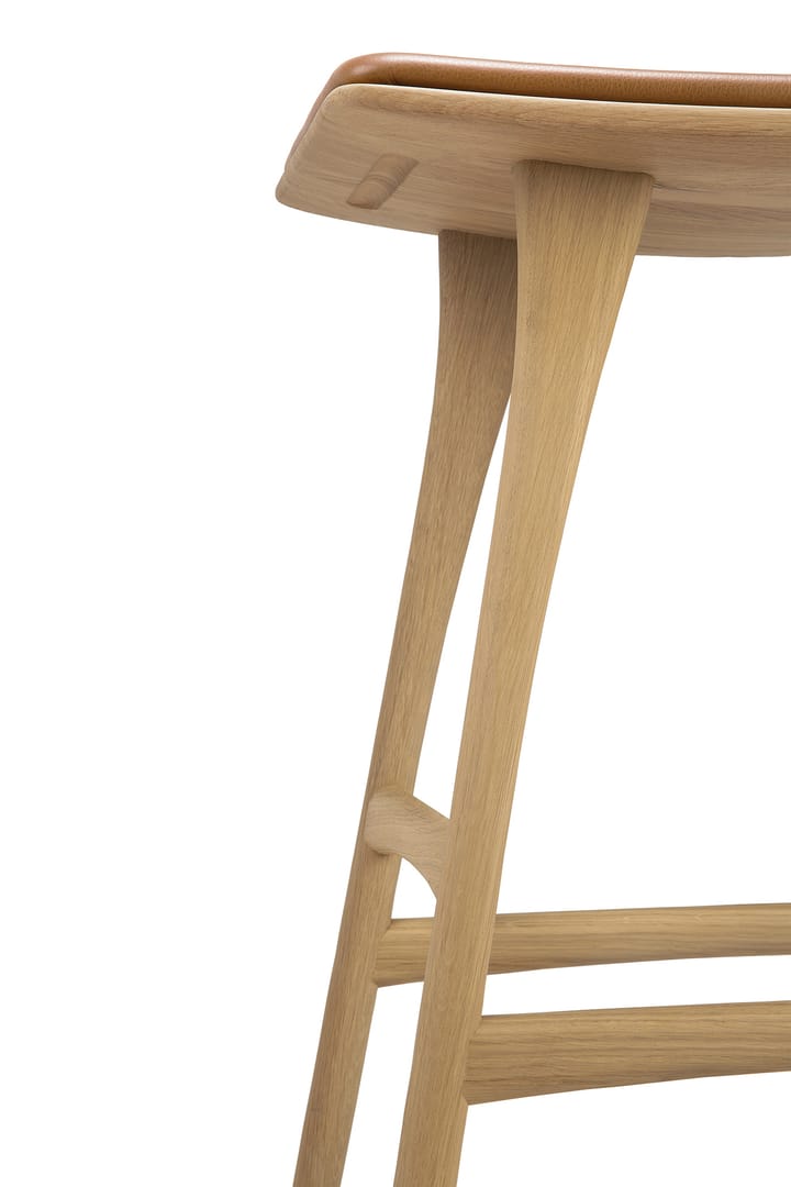 Osso Counter høy krakk 67 cm, Lakkert eik Ethnicraft