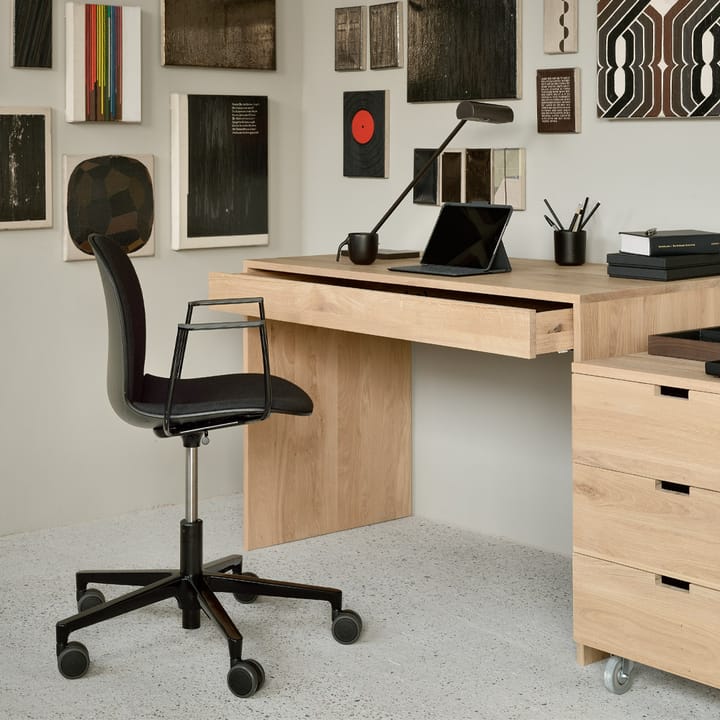 RBM Noor kontorstol - Grå med armelene 73 x 67 cm - Ethnicraft