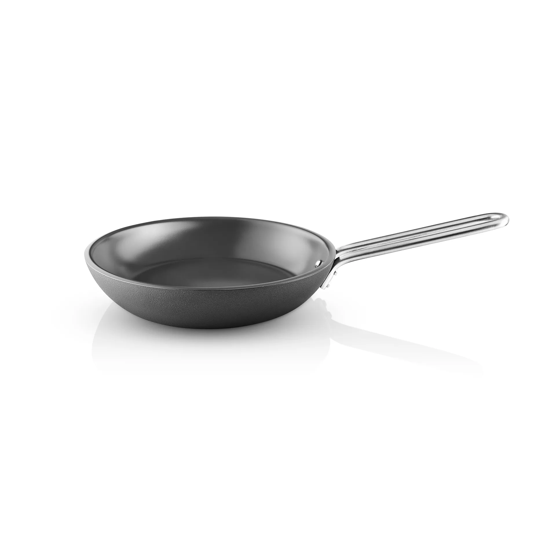 Professional Laser Titanium Slip-Let stekepanne, Black, Ø24 cm Eva Solo